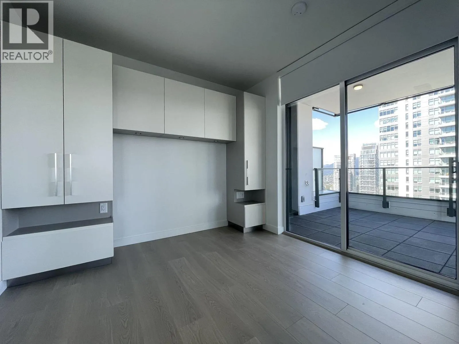 350x 6537 TELFORD AVENUE