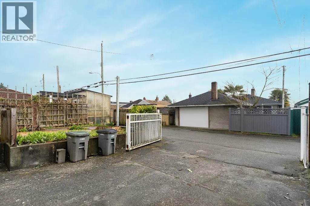 Main 340 E 56TH AVENUE