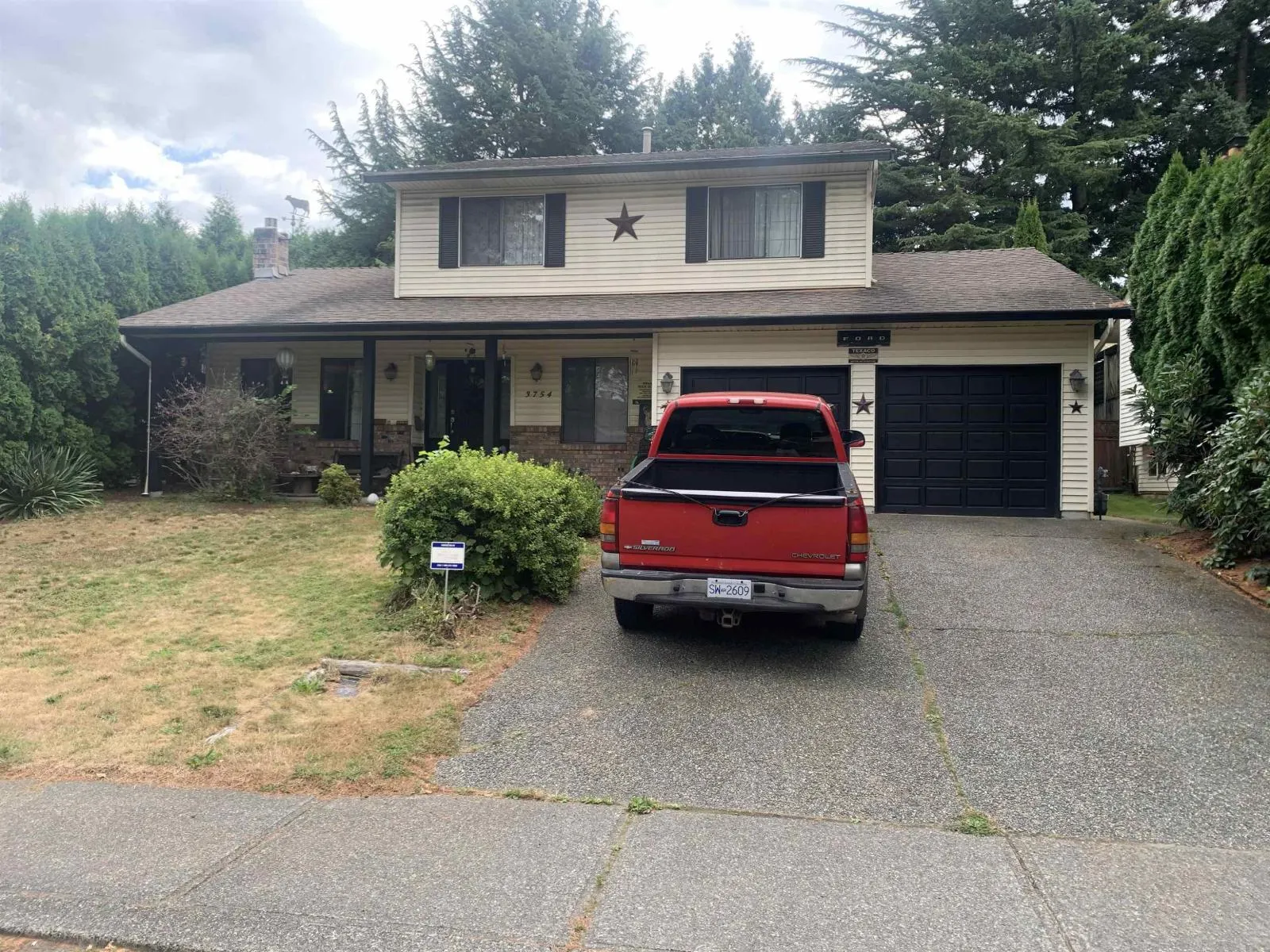 3754 NANAIMO CRESCENT