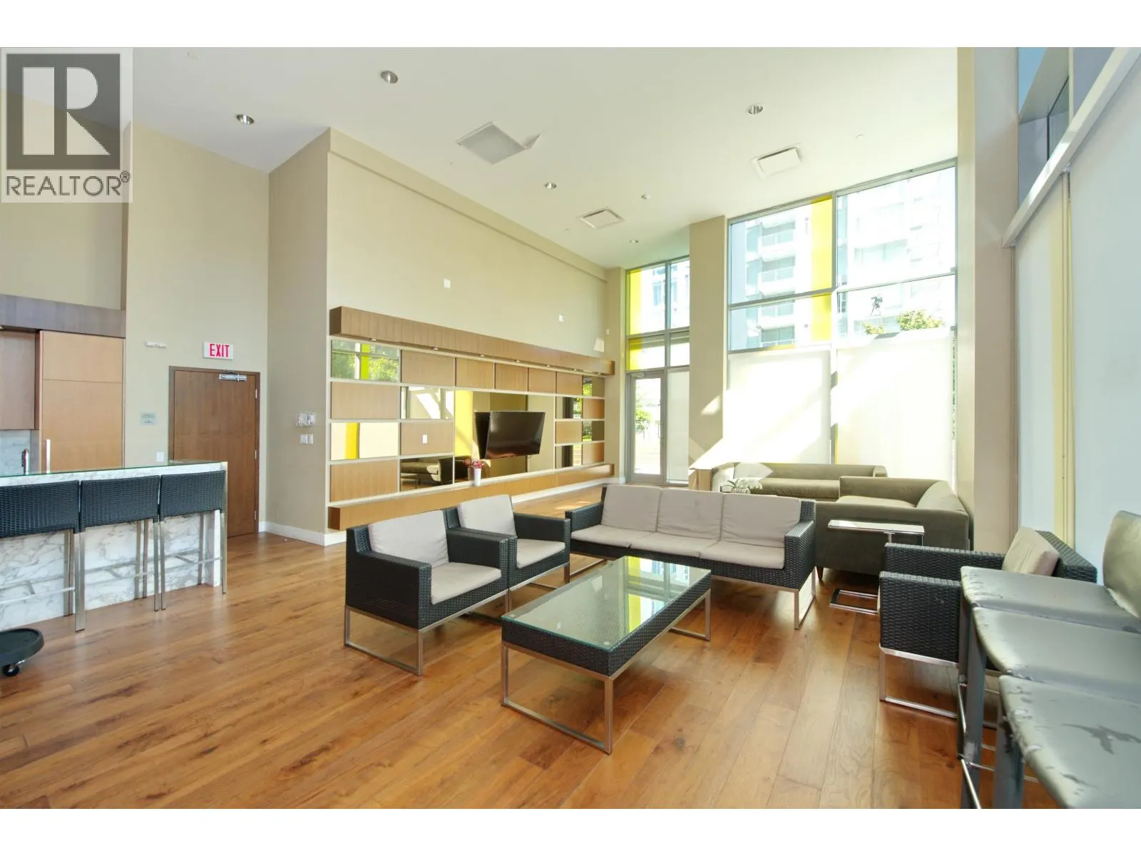 1802 6588 NELSON AVENUE
