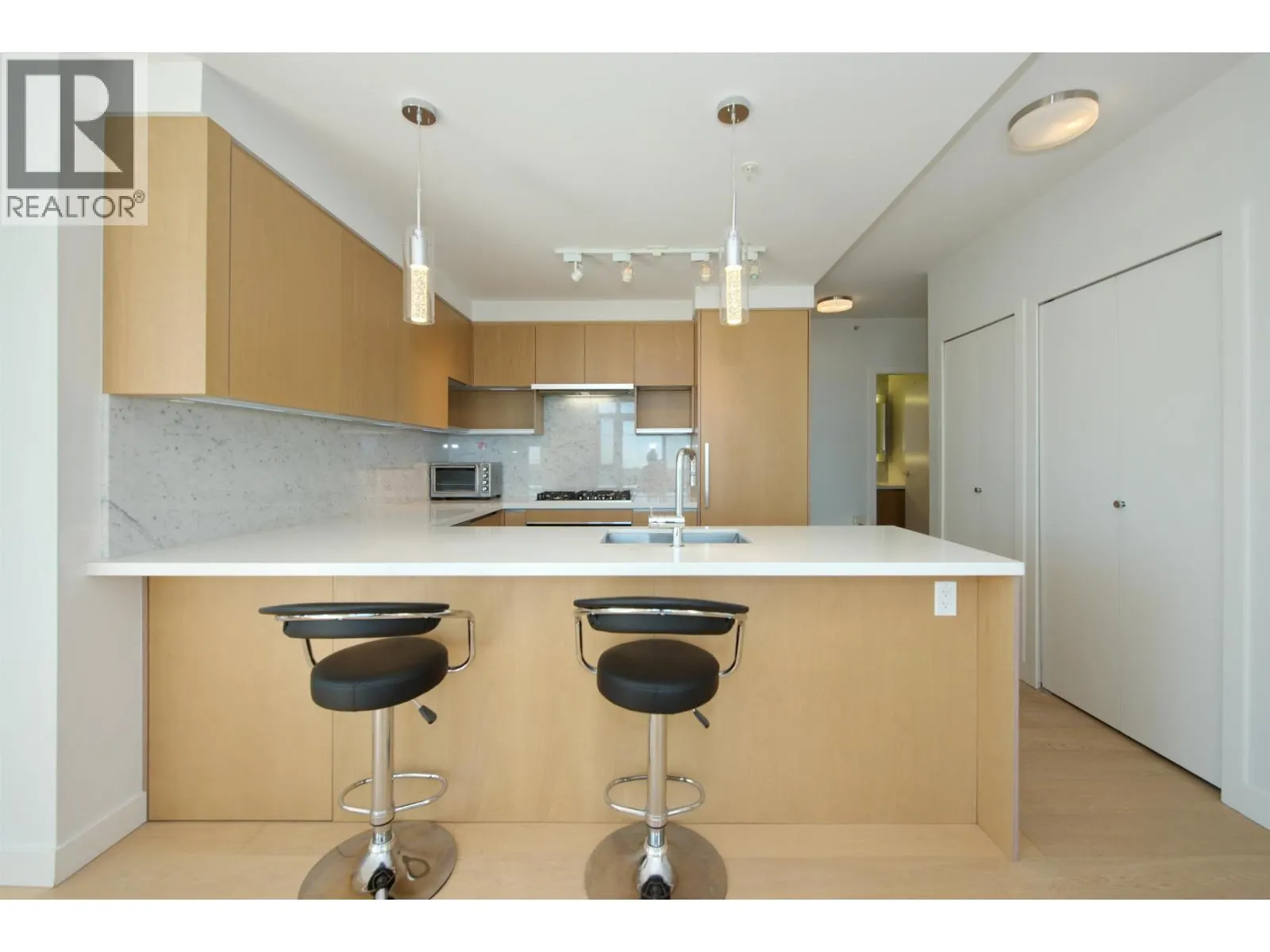 1802 6588 NELSON AVENUE