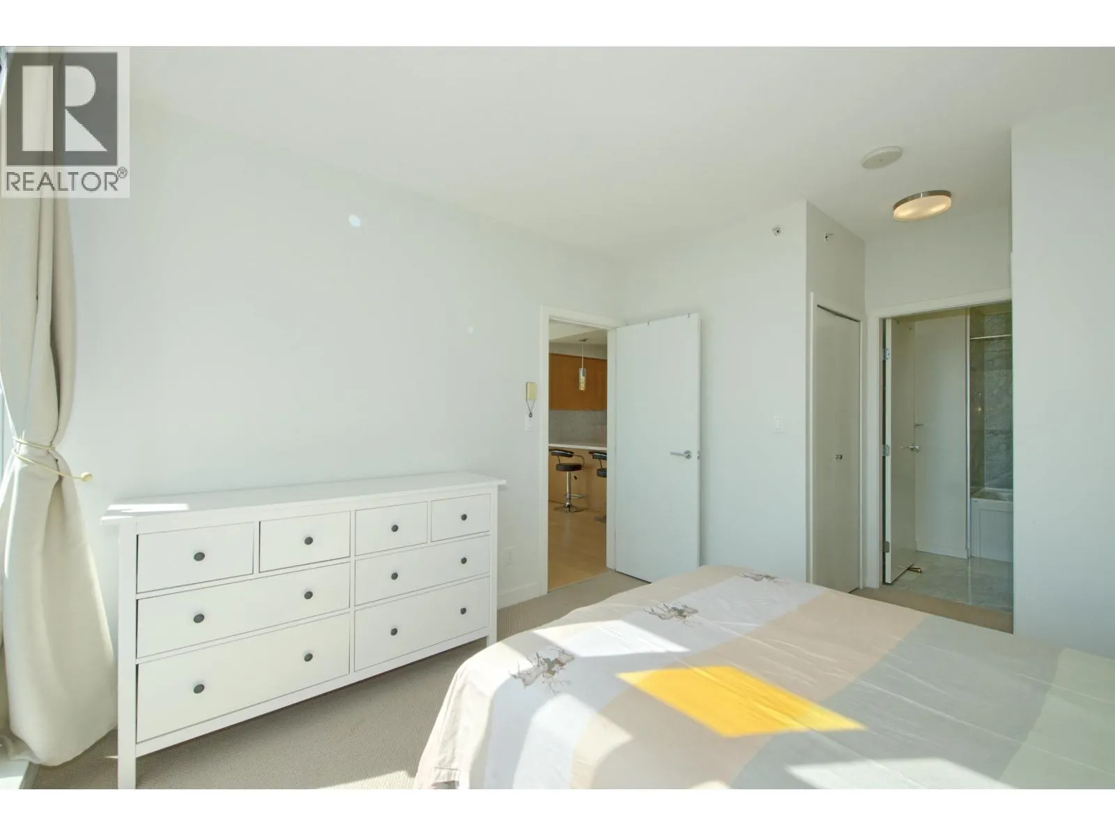 1802 6588 NELSON AVENUE