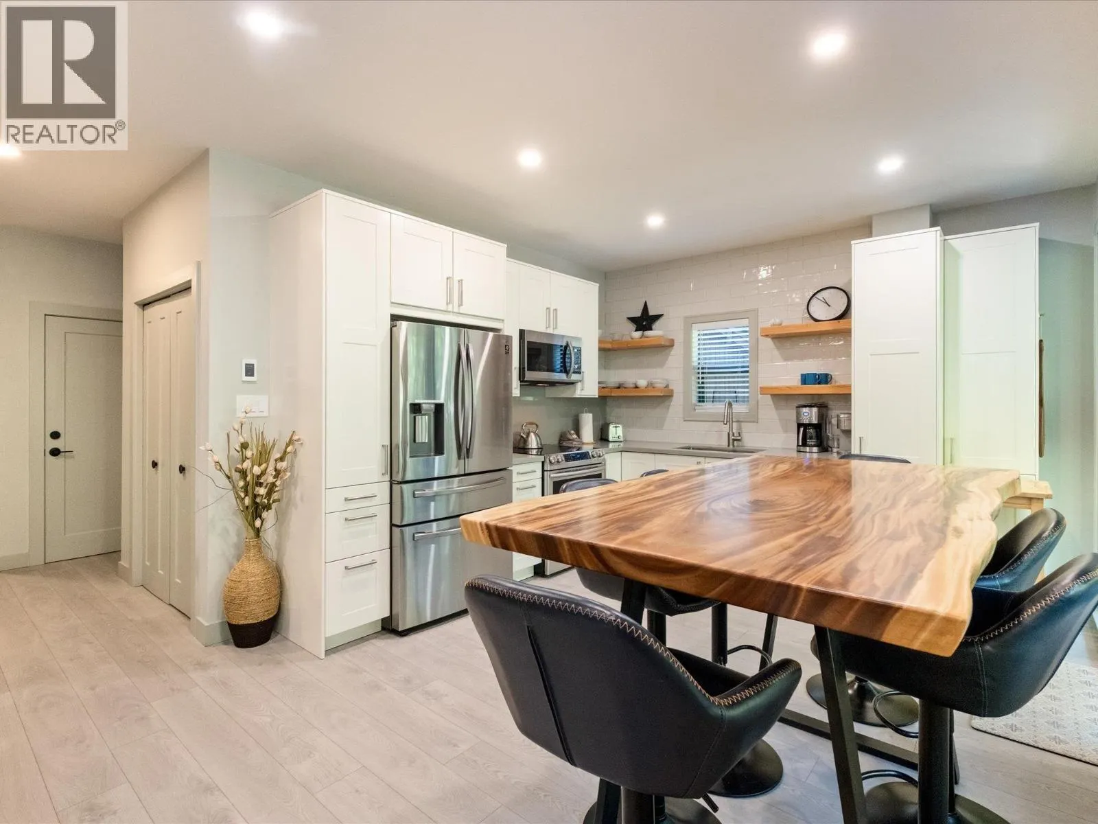 33 4652 BLACKCOMB WAY