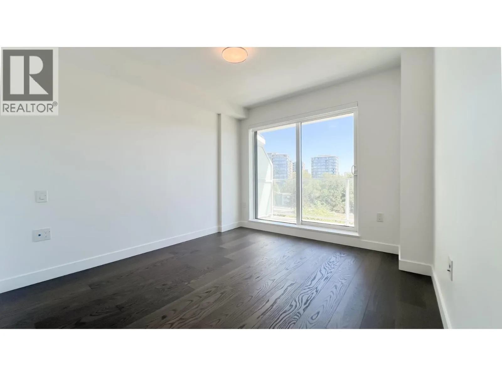 802 5788 GILBERT ROAD