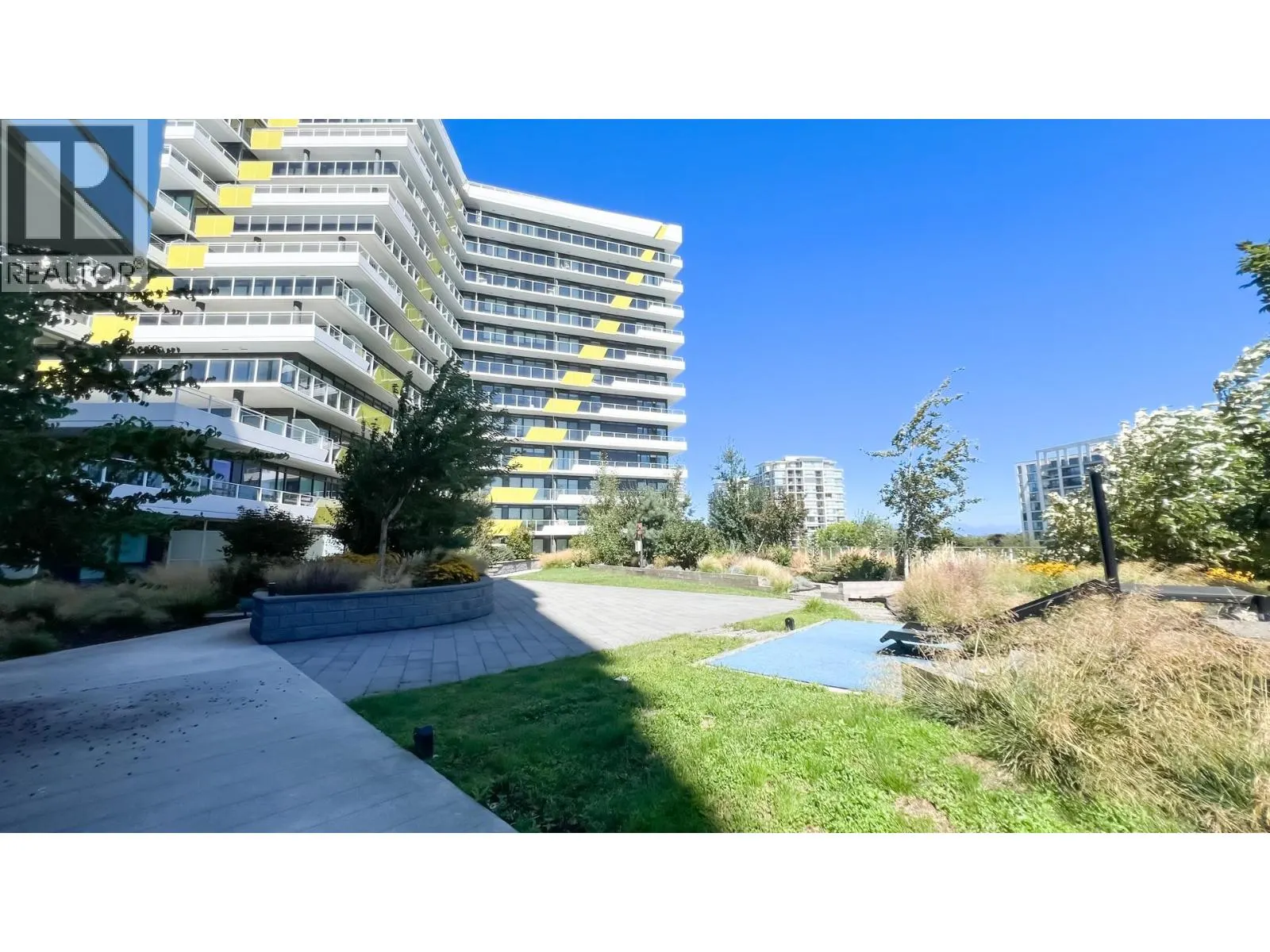 802 5788 GILBERT ROAD