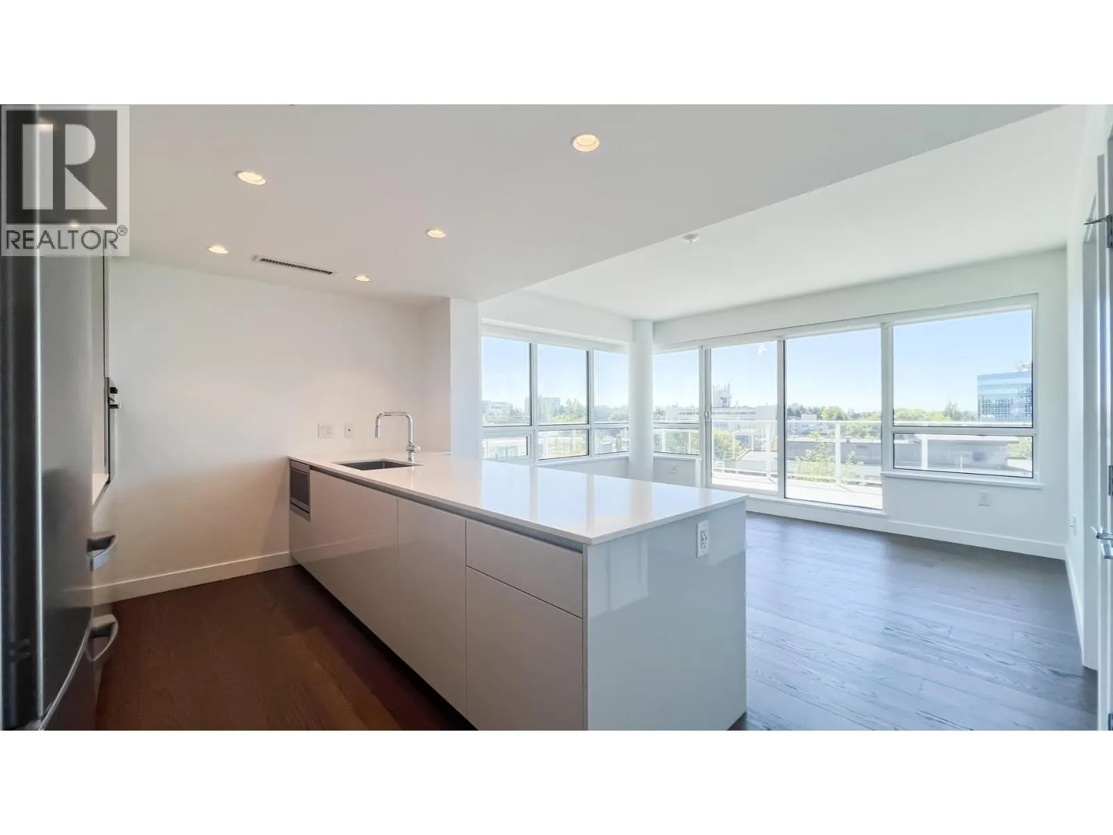 802 5788 GILBERT ROAD