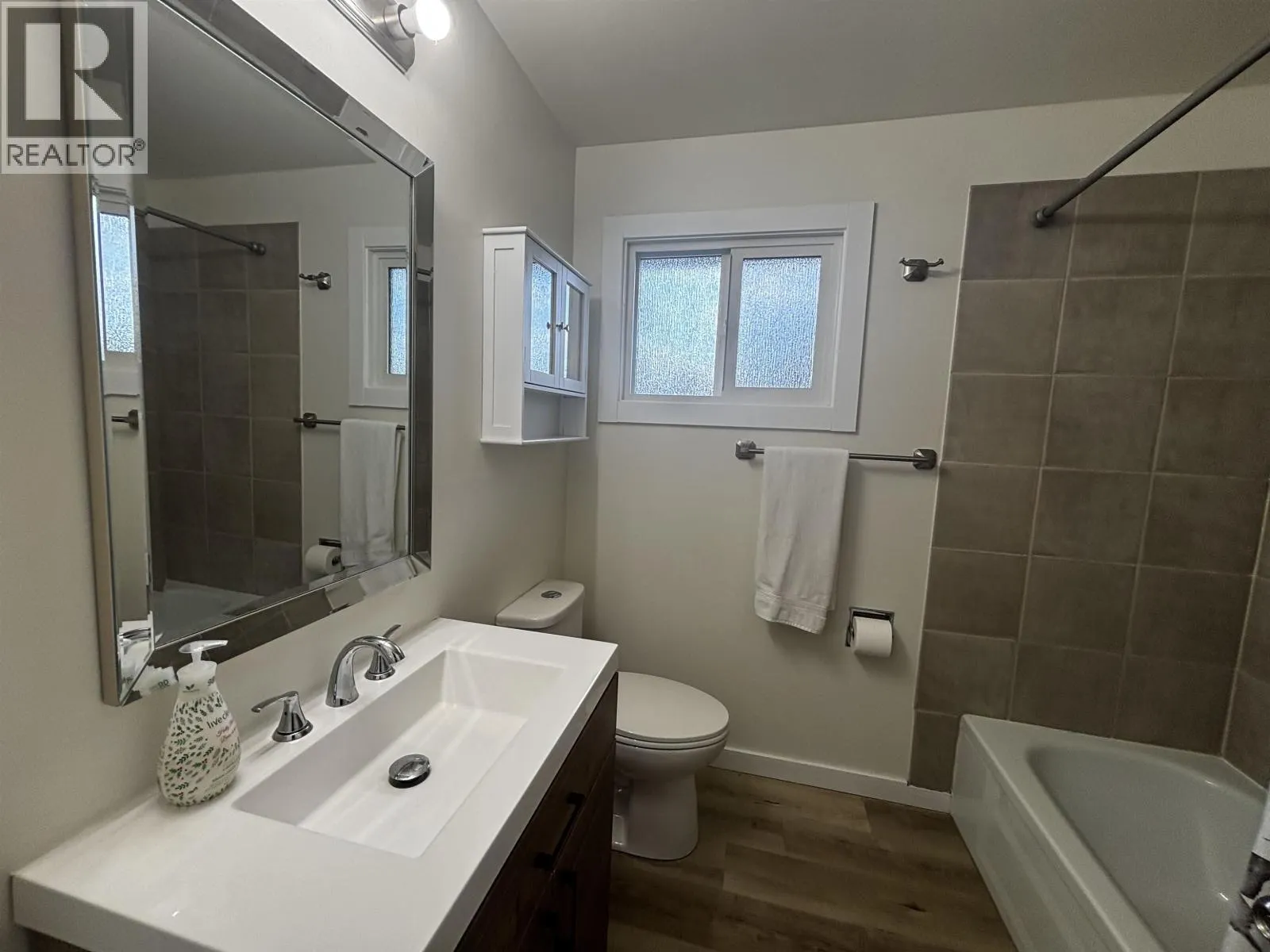 H122 1900 STRATHCONA AVENUE