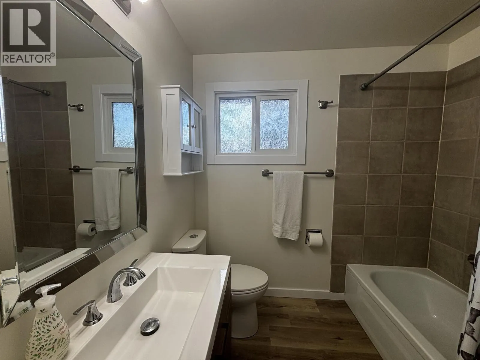 H122 1900 STRATHCONA AVENUE