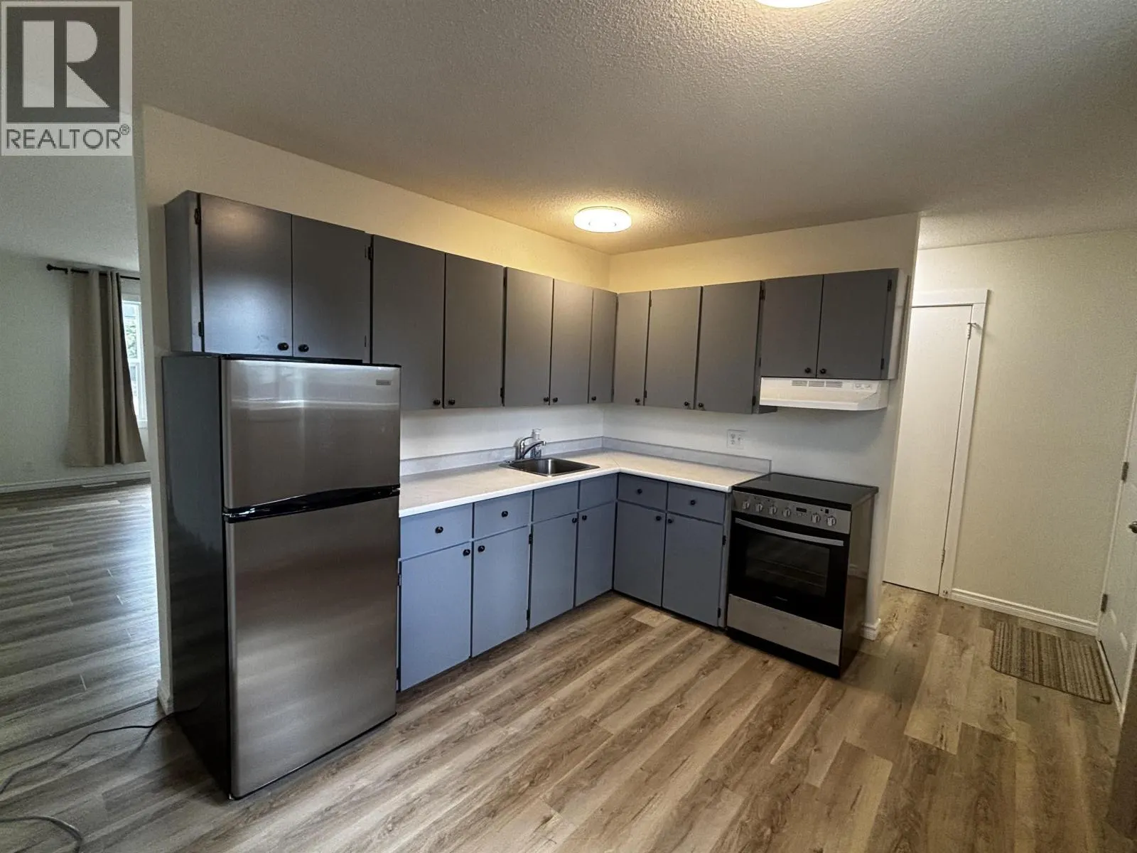 H122 1900 STRATHCONA AVENUE