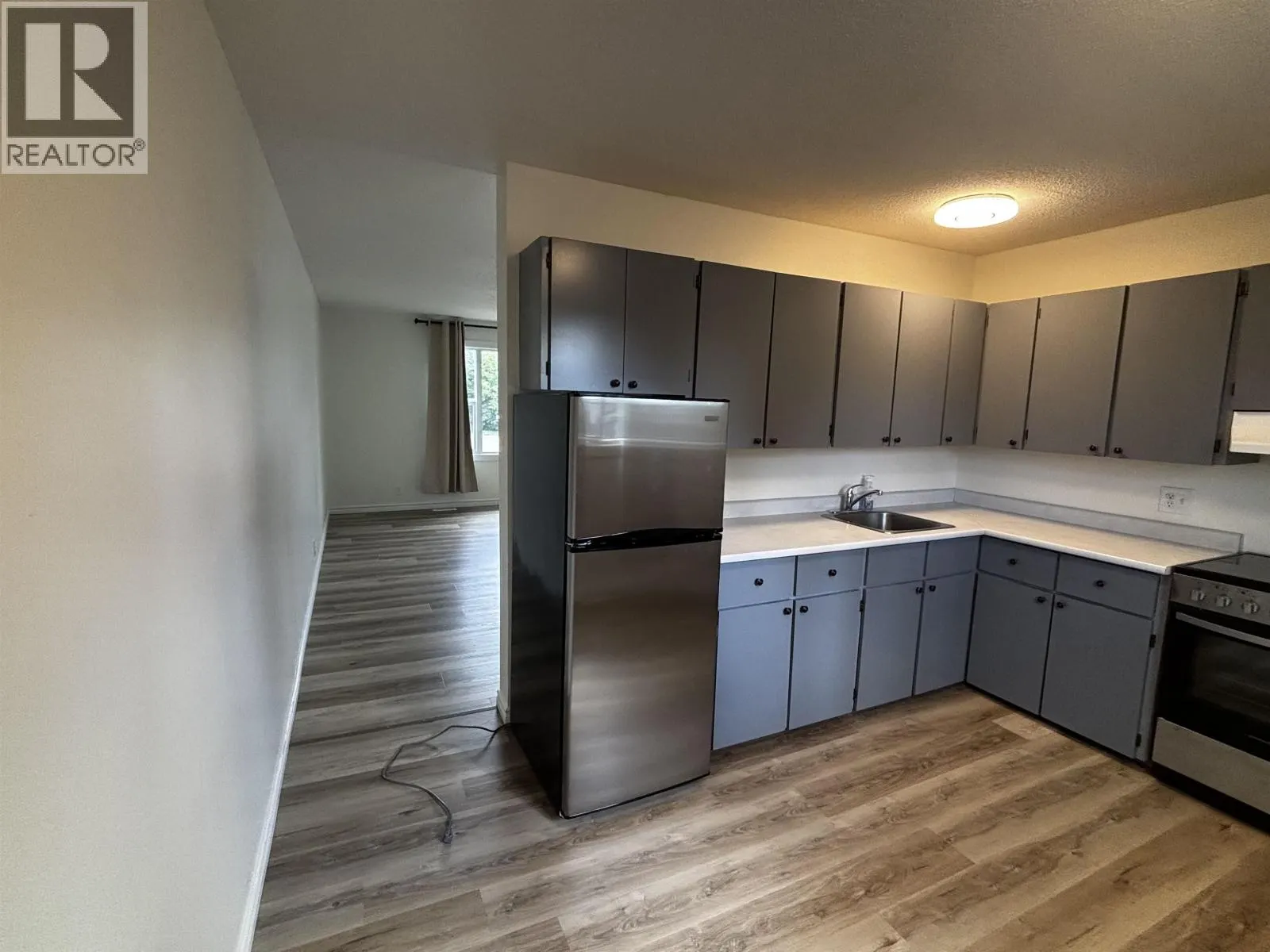 H122 1900 STRATHCONA AVENUE