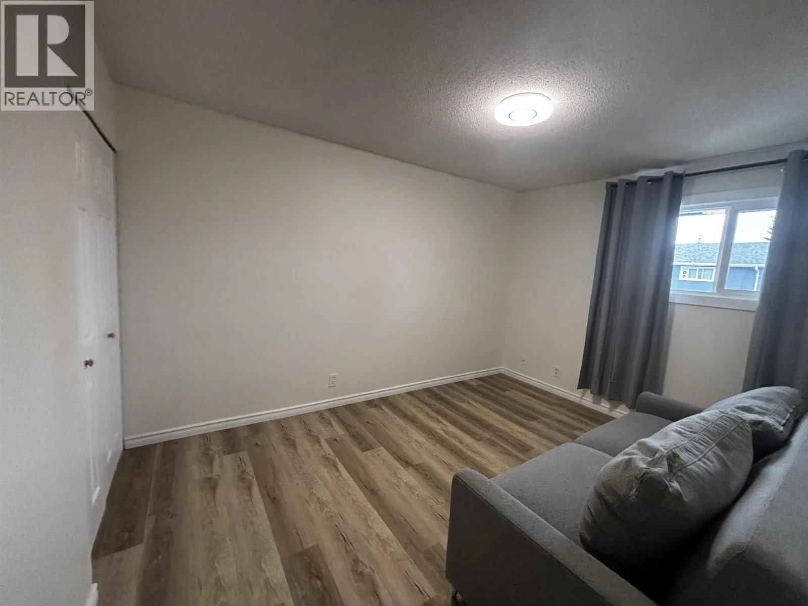 H122 1900 STRATHCONA AVENUE
