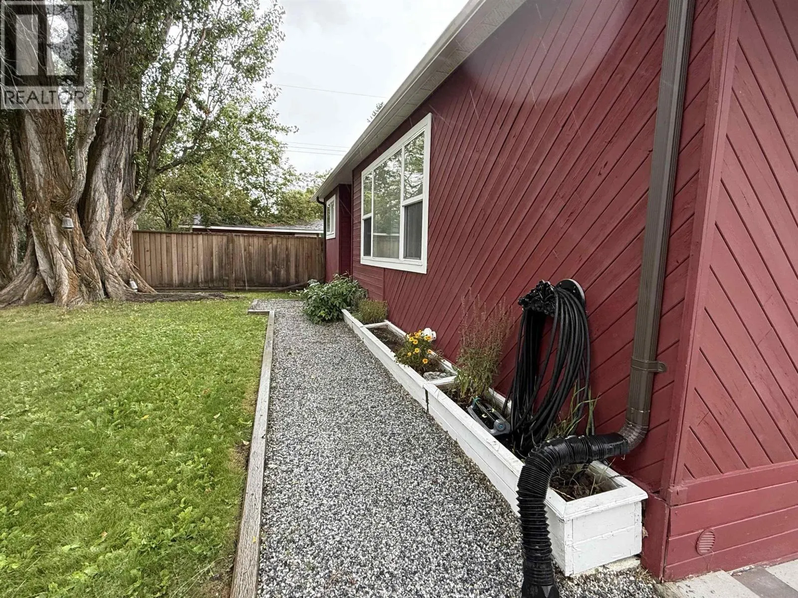 1789 HEMLOCK STREET