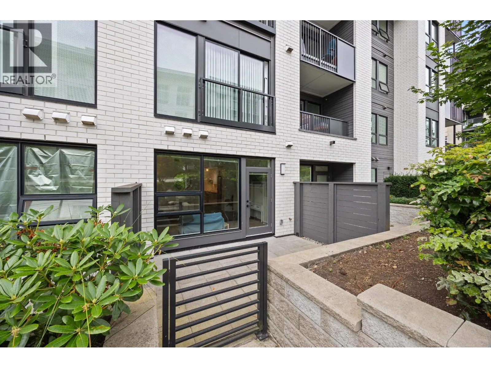 104 9228 SLOPES MEWS