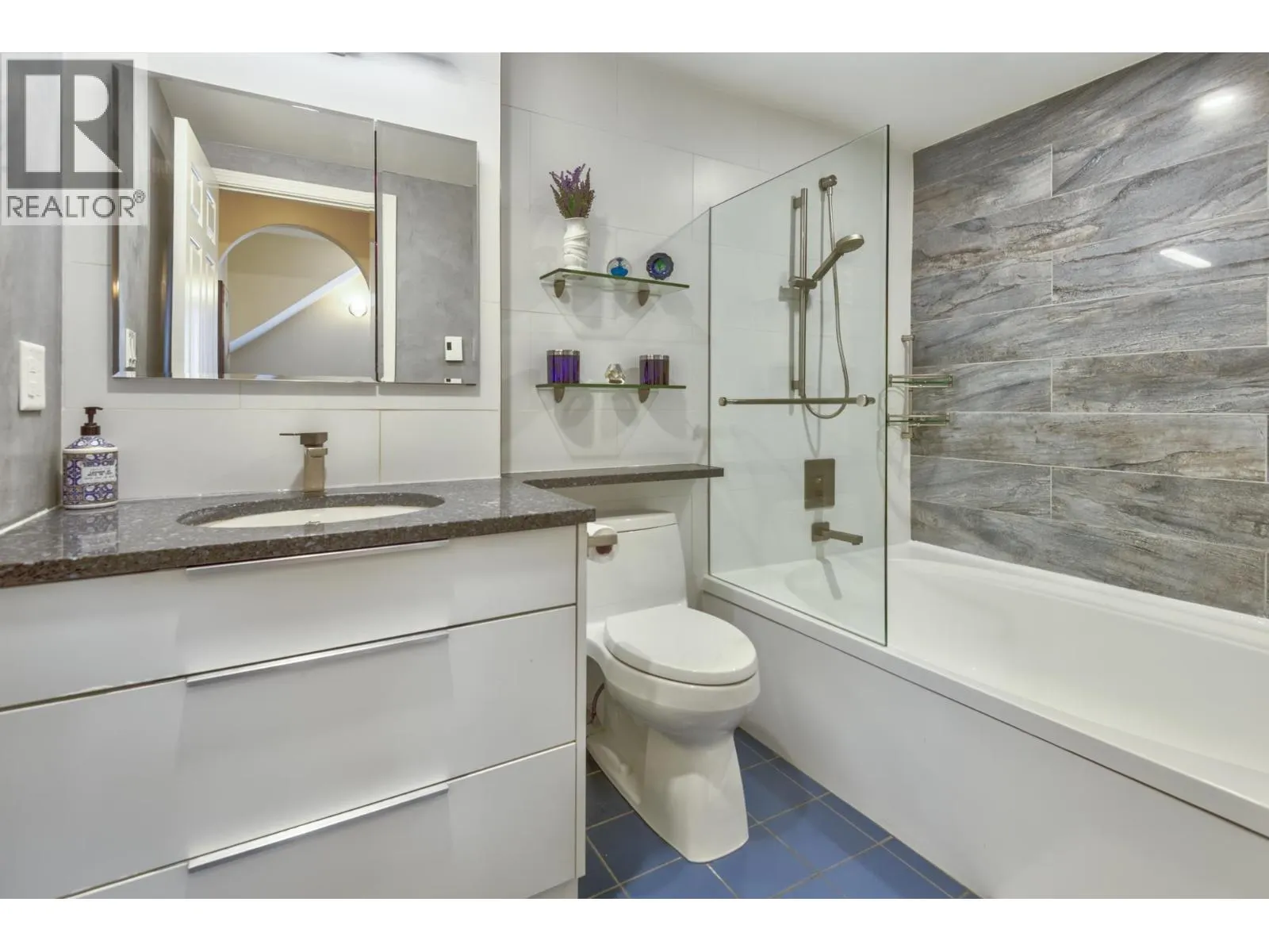 G 1215 W 7TH AVENUE