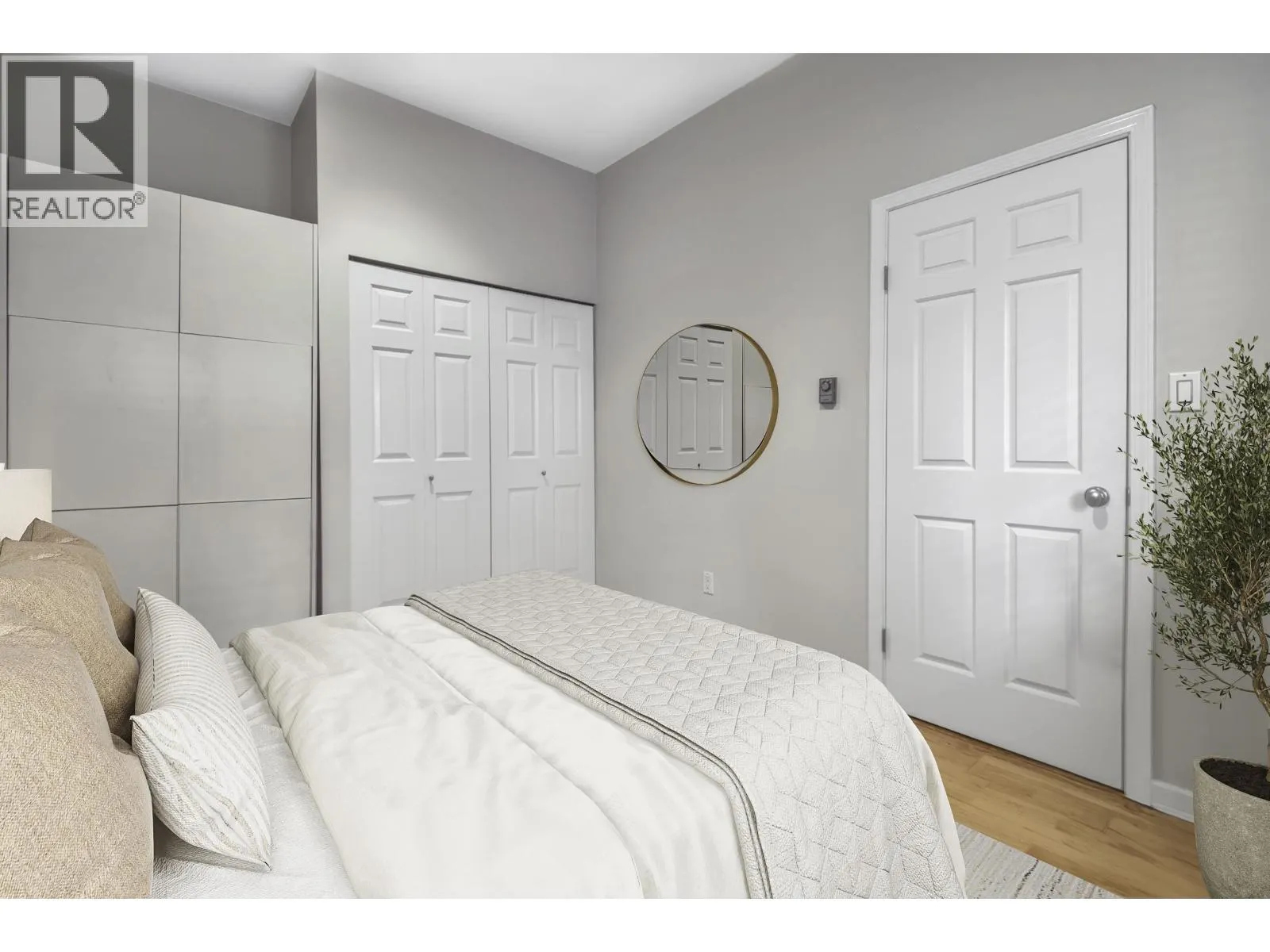 G 1215 W 7TH AVENUE