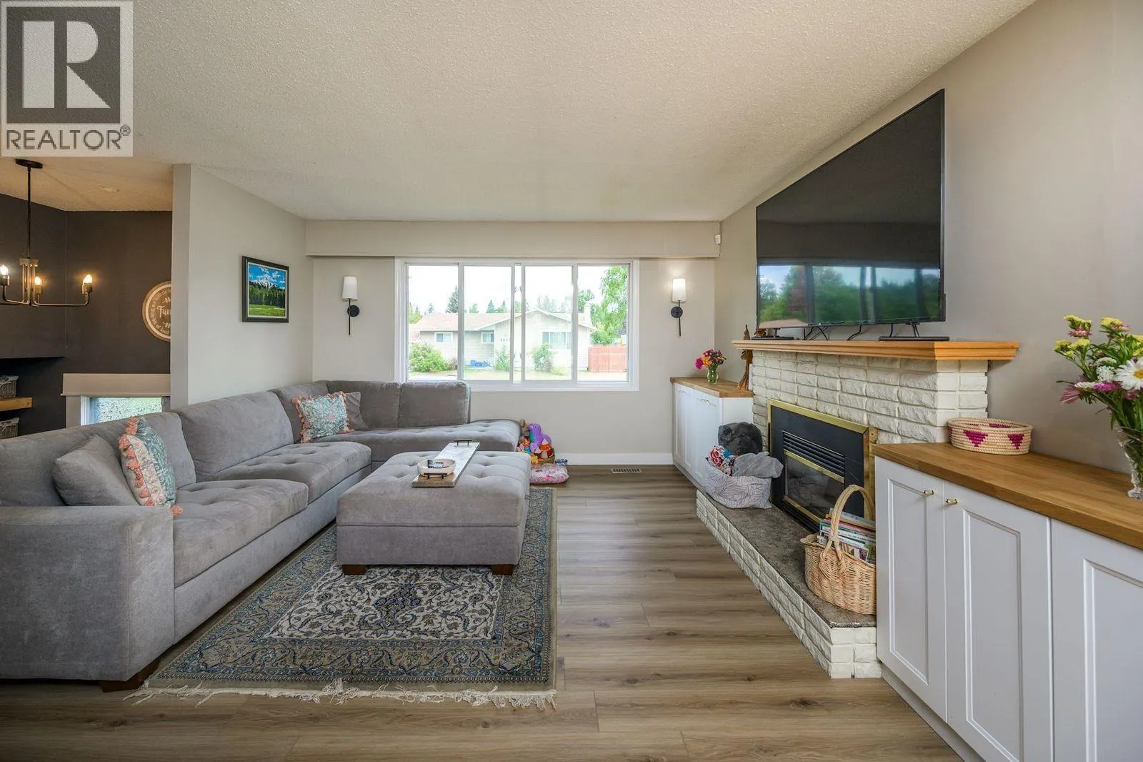 5905 RIDEAU DRIVE