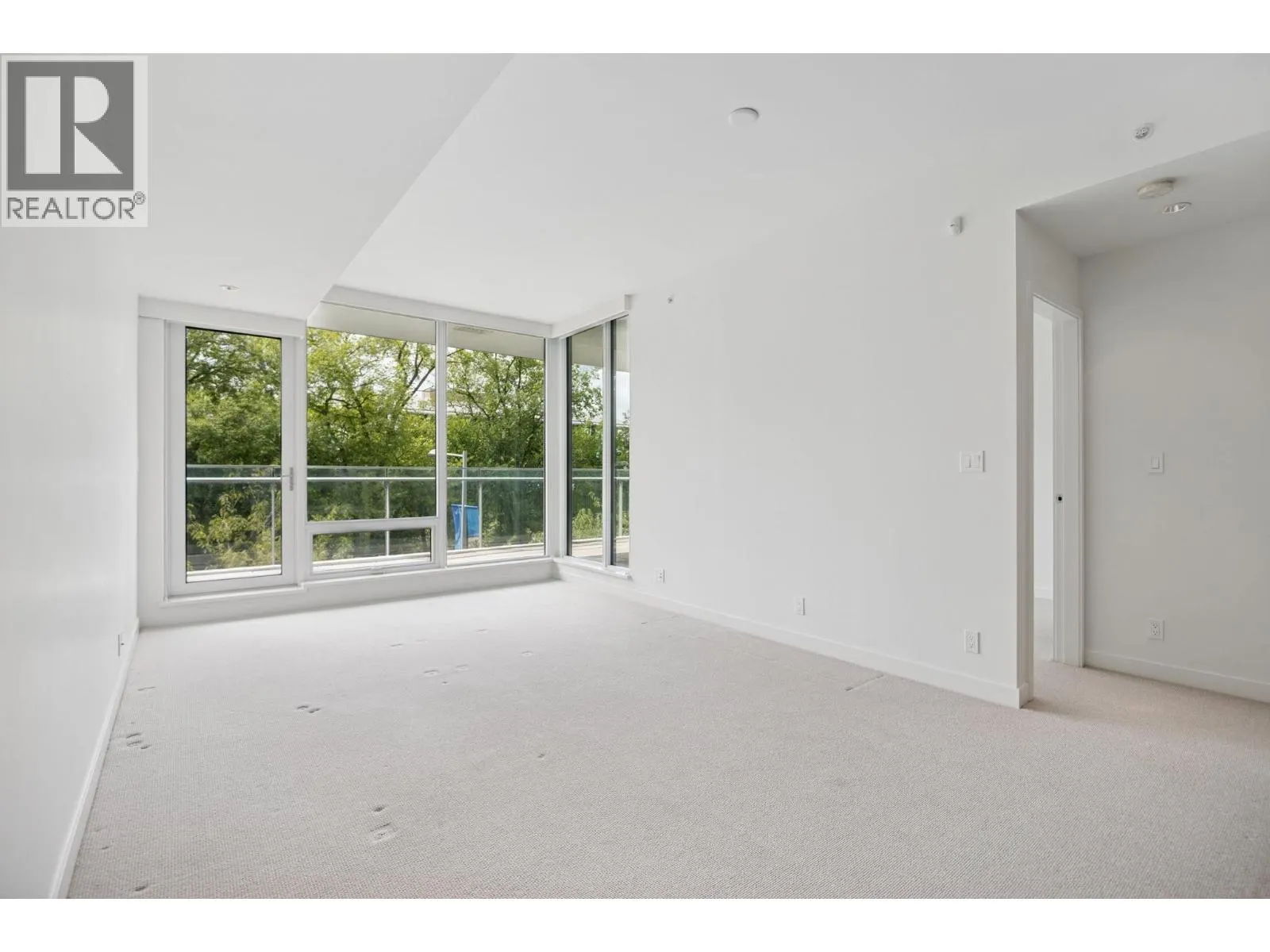 206 6611 PEARSON WAY