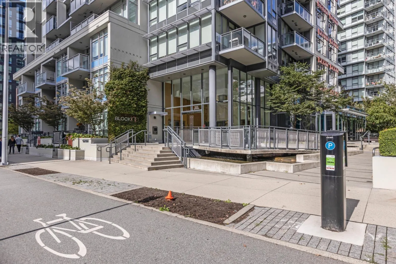1801 111 E 1ST AVENUE