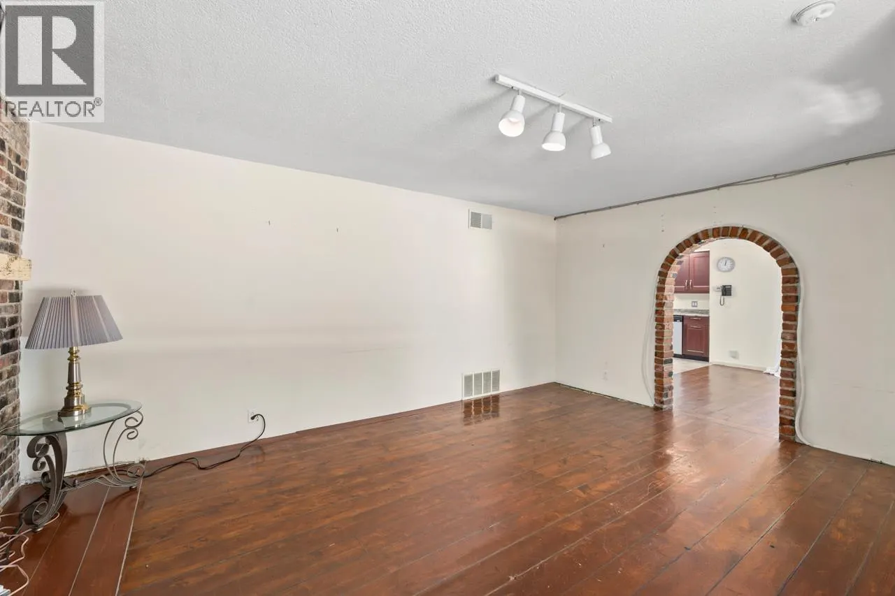 986 PORTER STREET