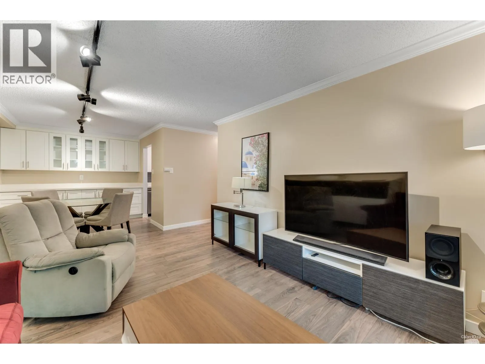126 8460 LANSDOWNE ROAD