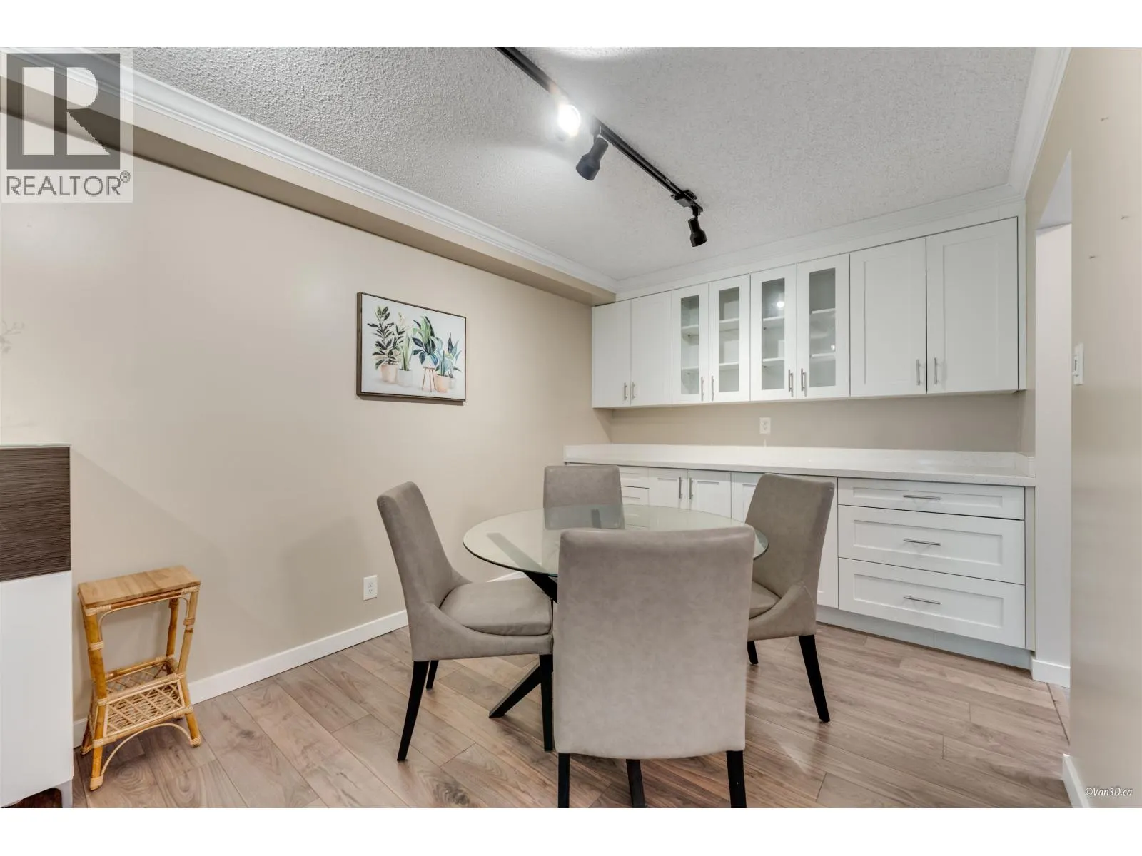 126 8460 LANSDOWNE ROAD