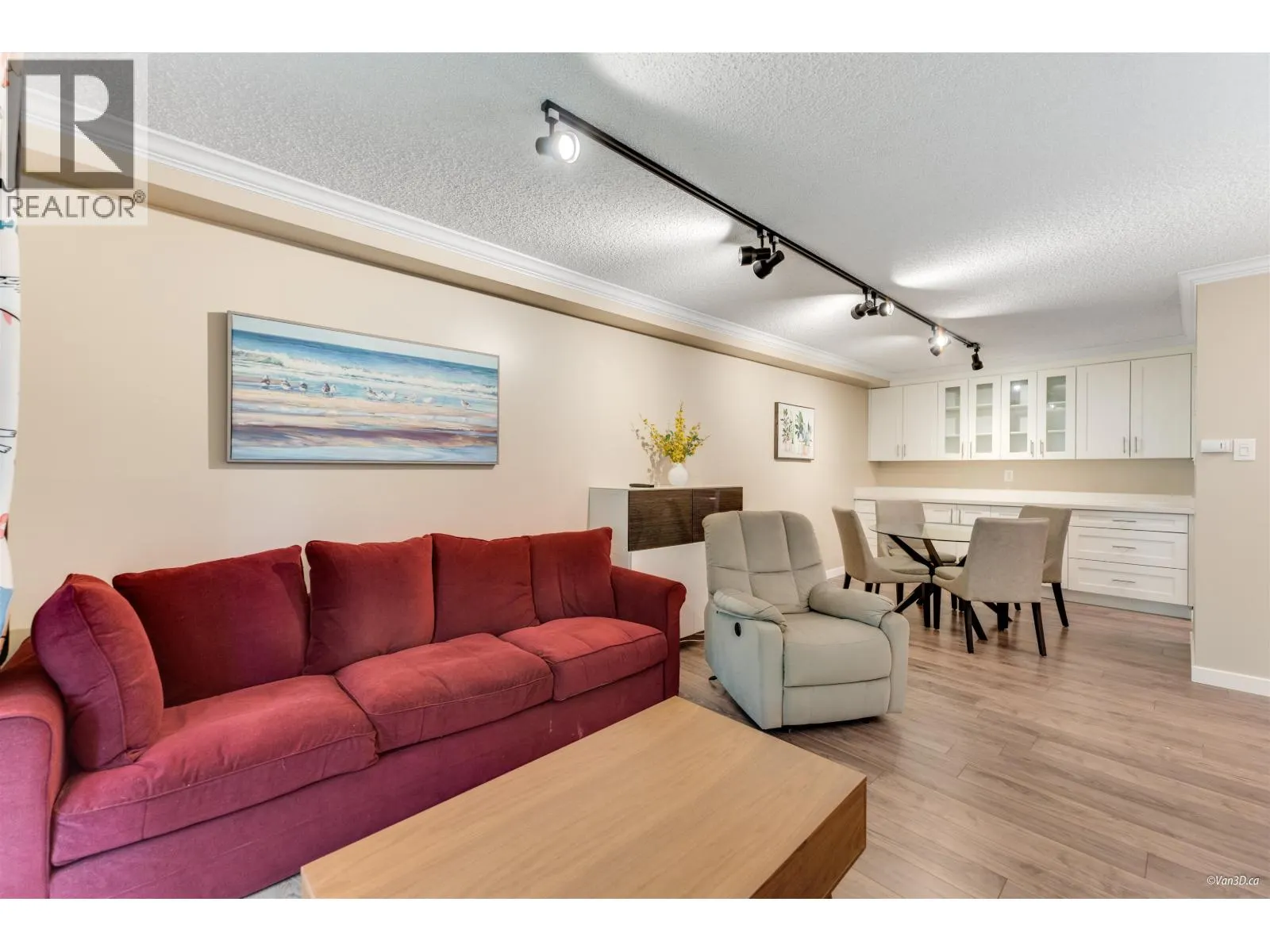 126 8460 LANSDOWNE ROAD