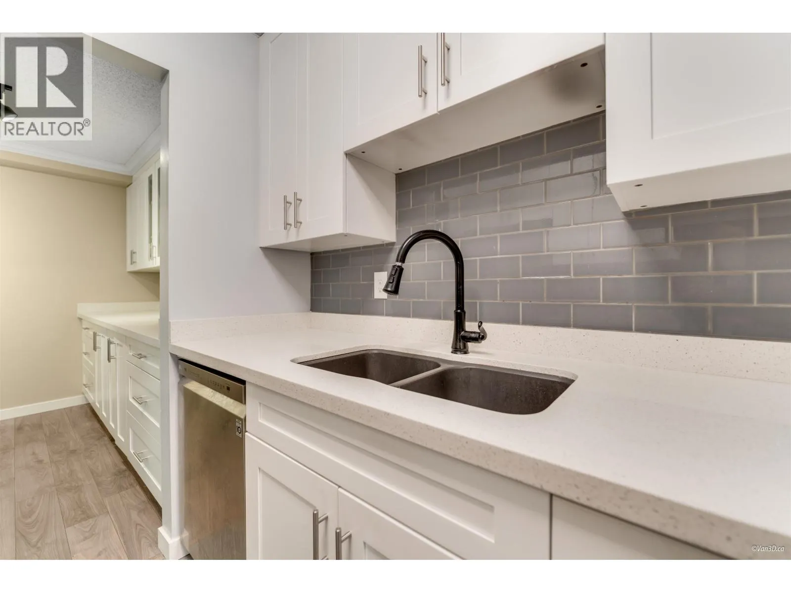 126 8460 LANSDOWNE ROAD