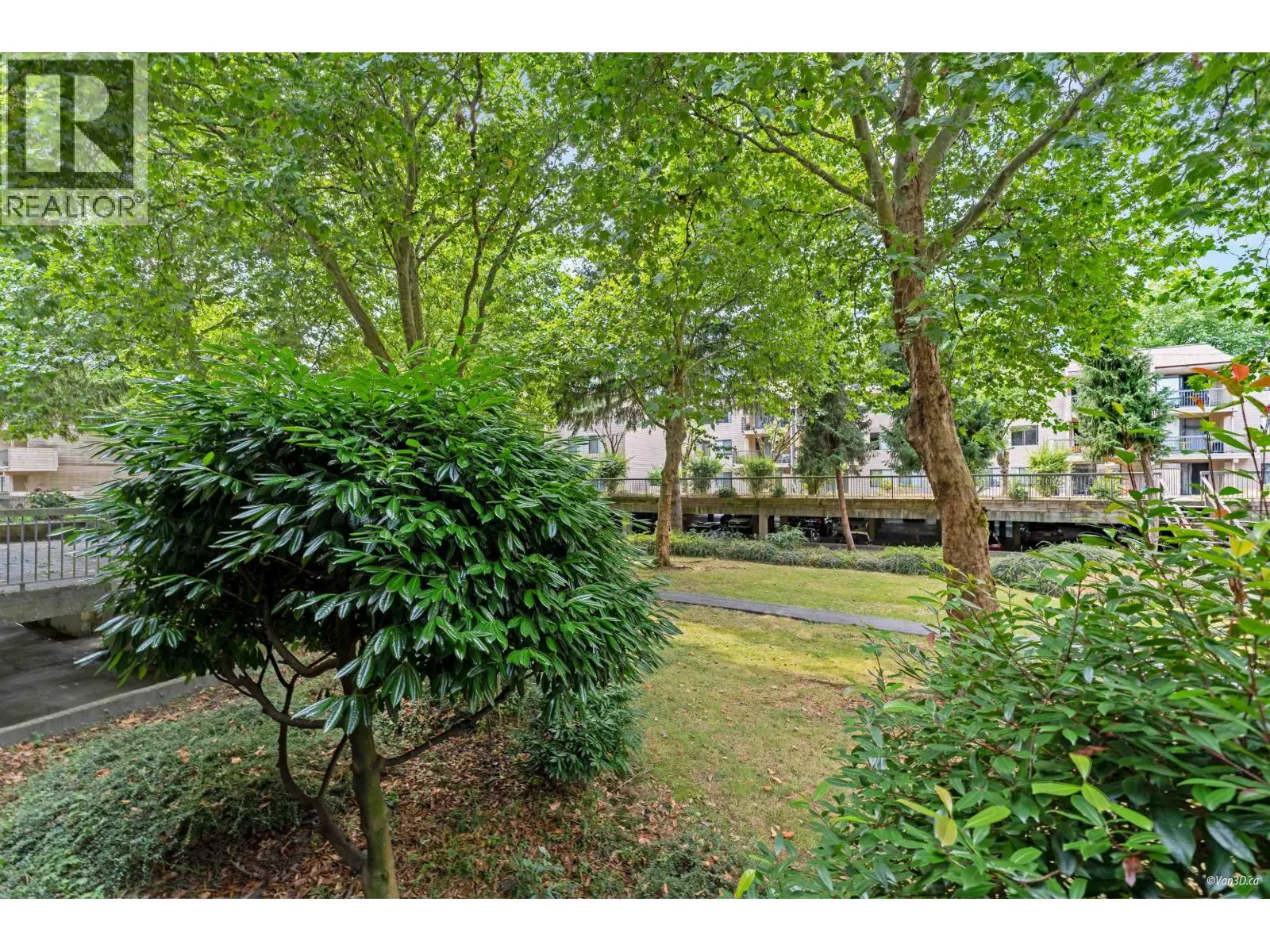 126 8460 LANSDOWNE ROAD