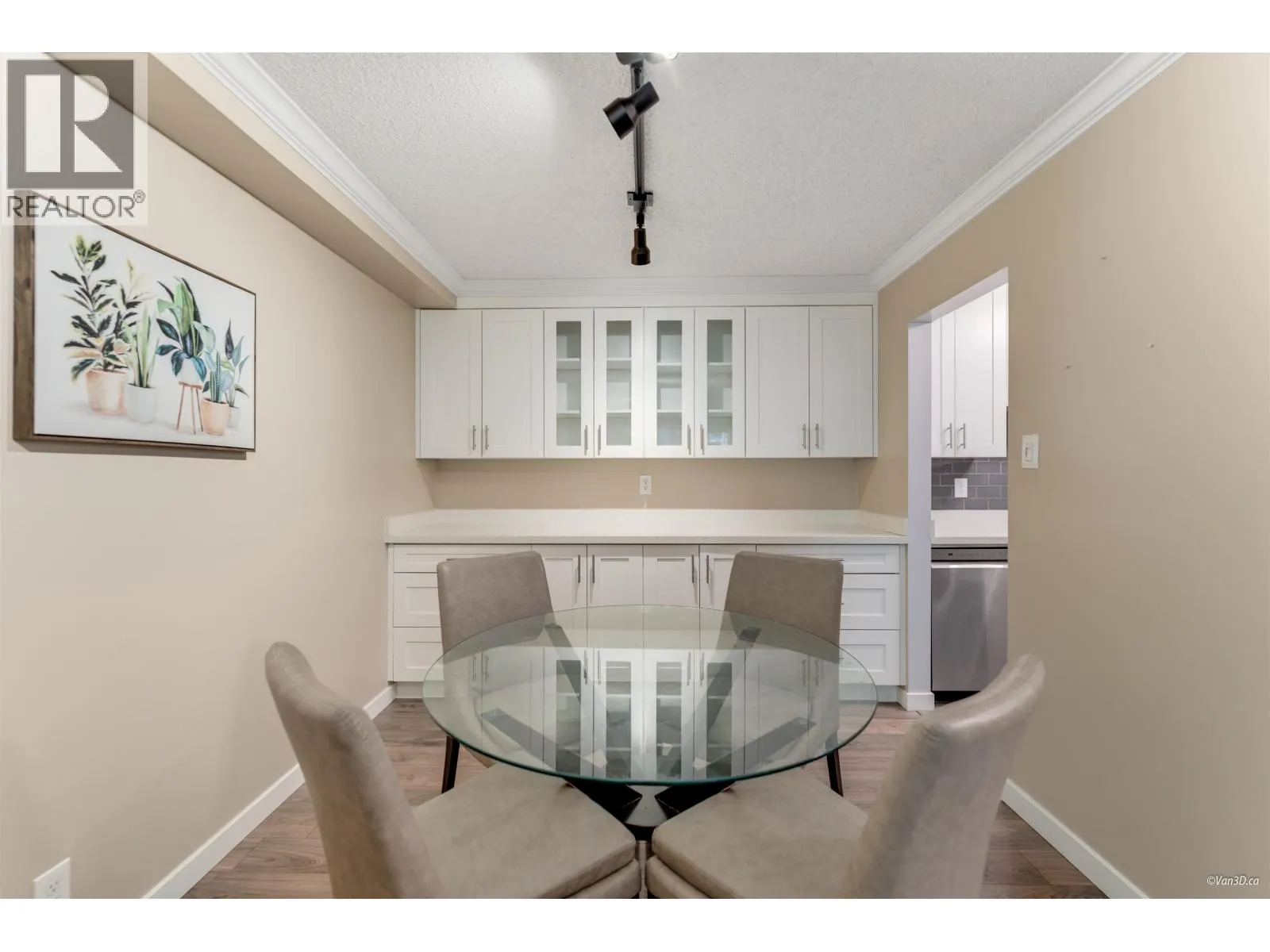 126 8460 LANSDOWNE ROAD