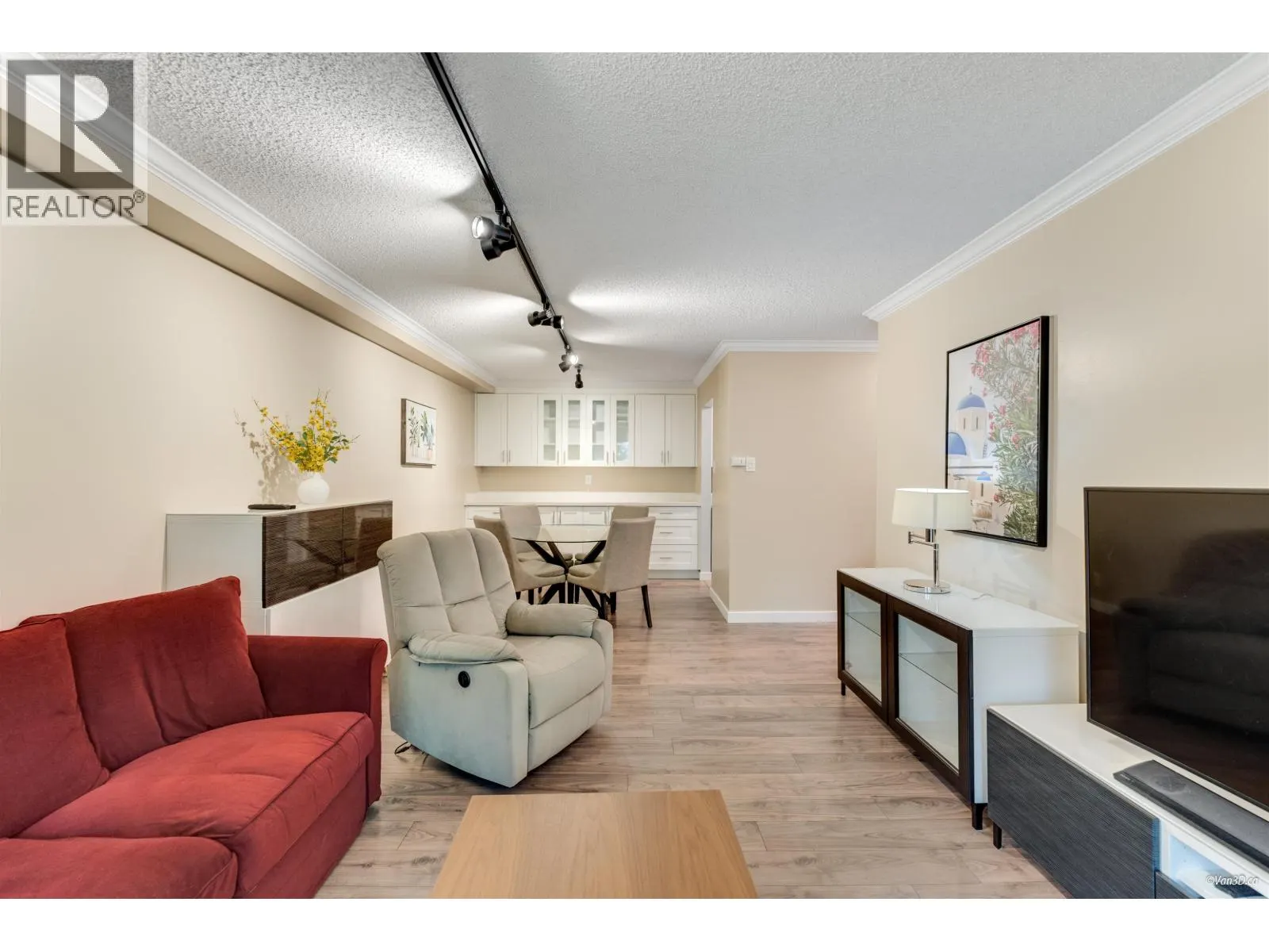 126 8460 LANSDOWNE ROAD