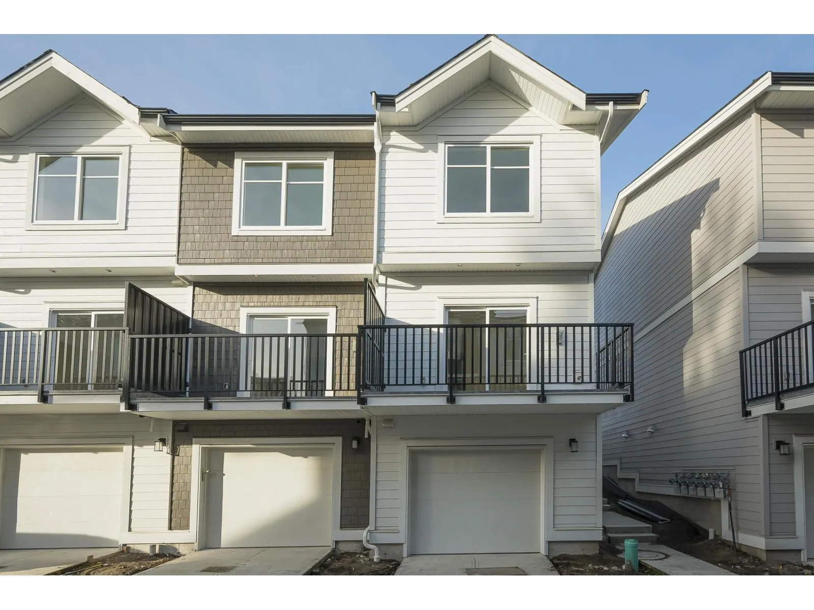 21 12770 105 AVENUE
