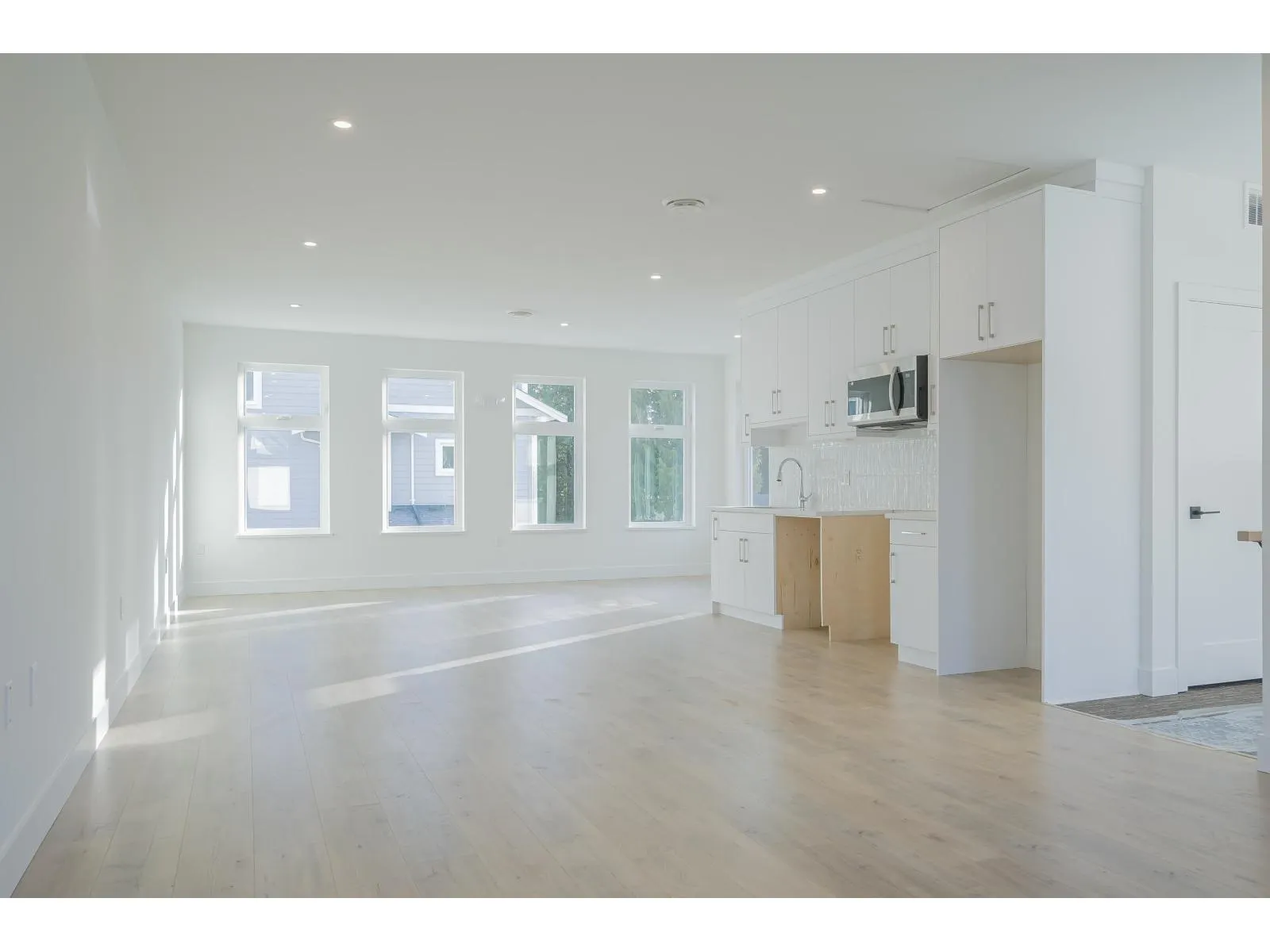 21 12770 105 AVENUE
