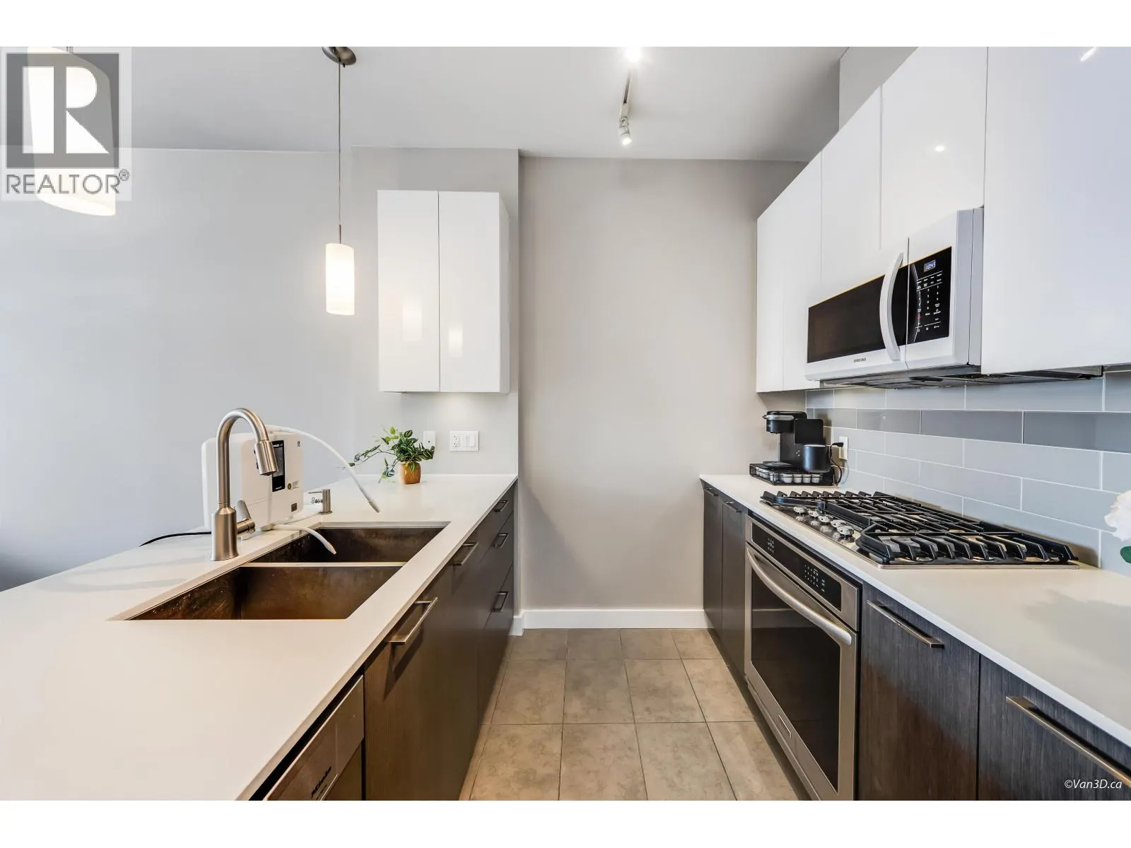 3018 5511 HOLLYBRIDGE WAY