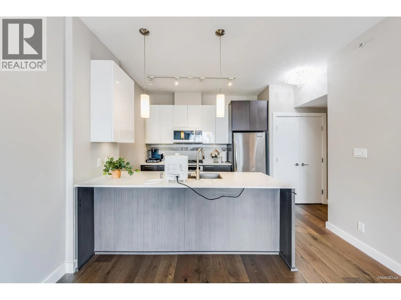 3018 5511 HOLLYBRIDGE WAY