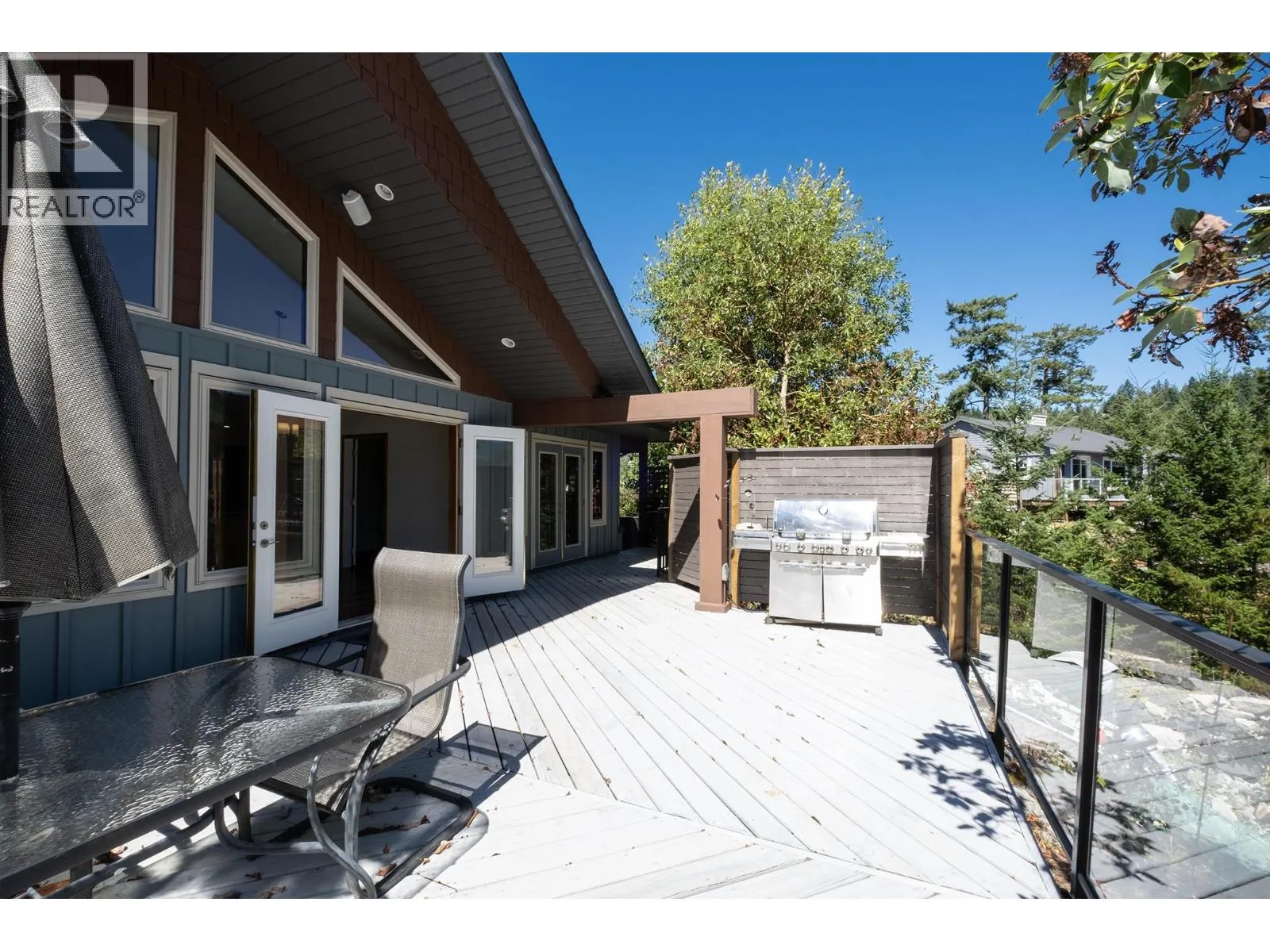 22 4622 SINCLAIR BAY ROAD
