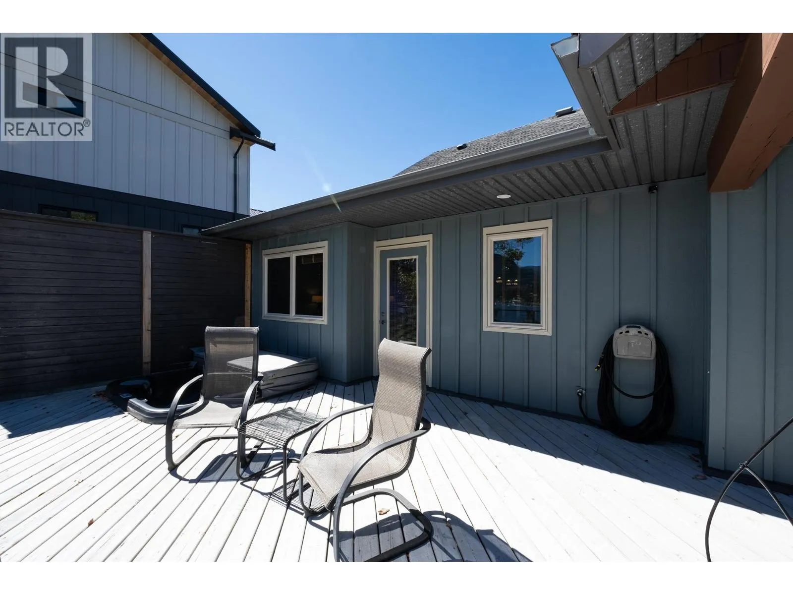 22 4622 SINCLAIR BAY ROAD
