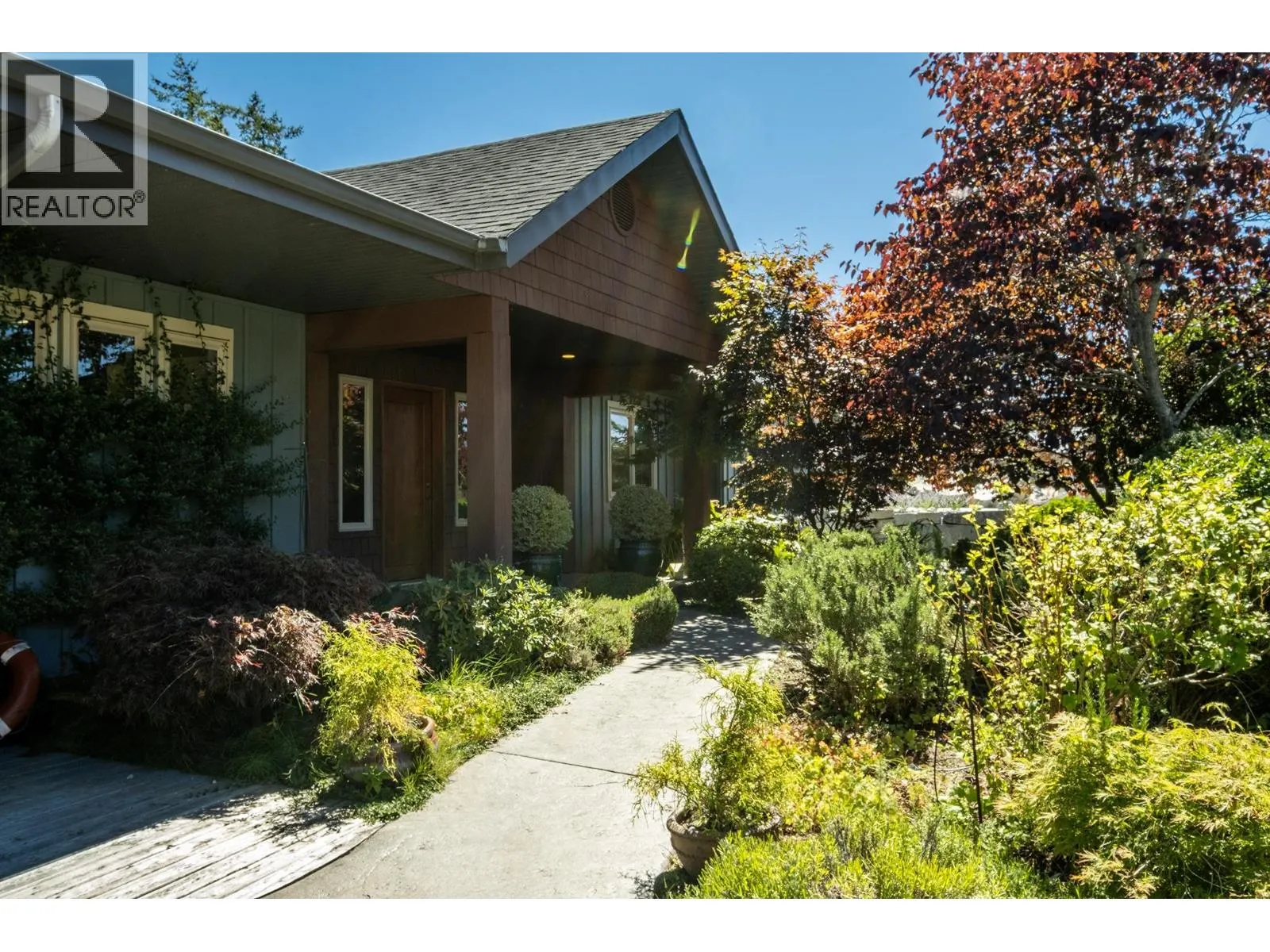 22 4622 SINCLAIR BAY ROAD