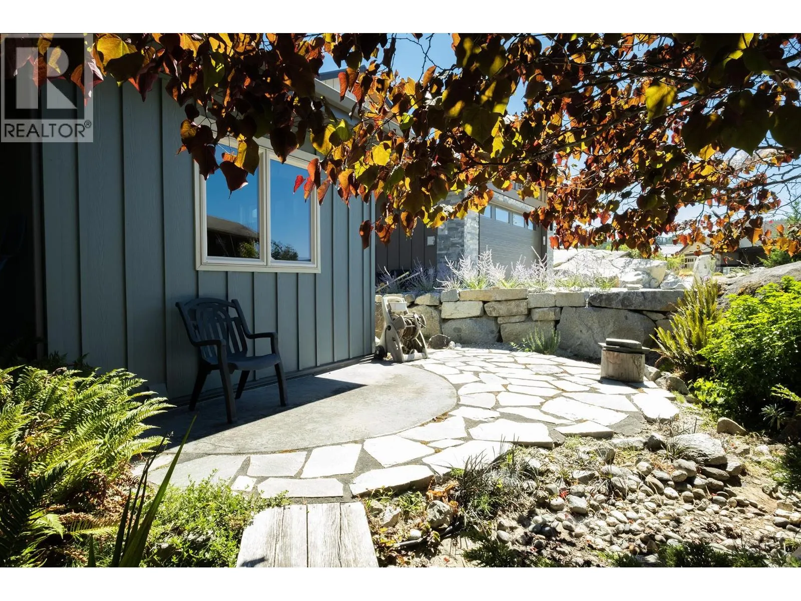 22 4622 SINCLAIR BAY ROAD