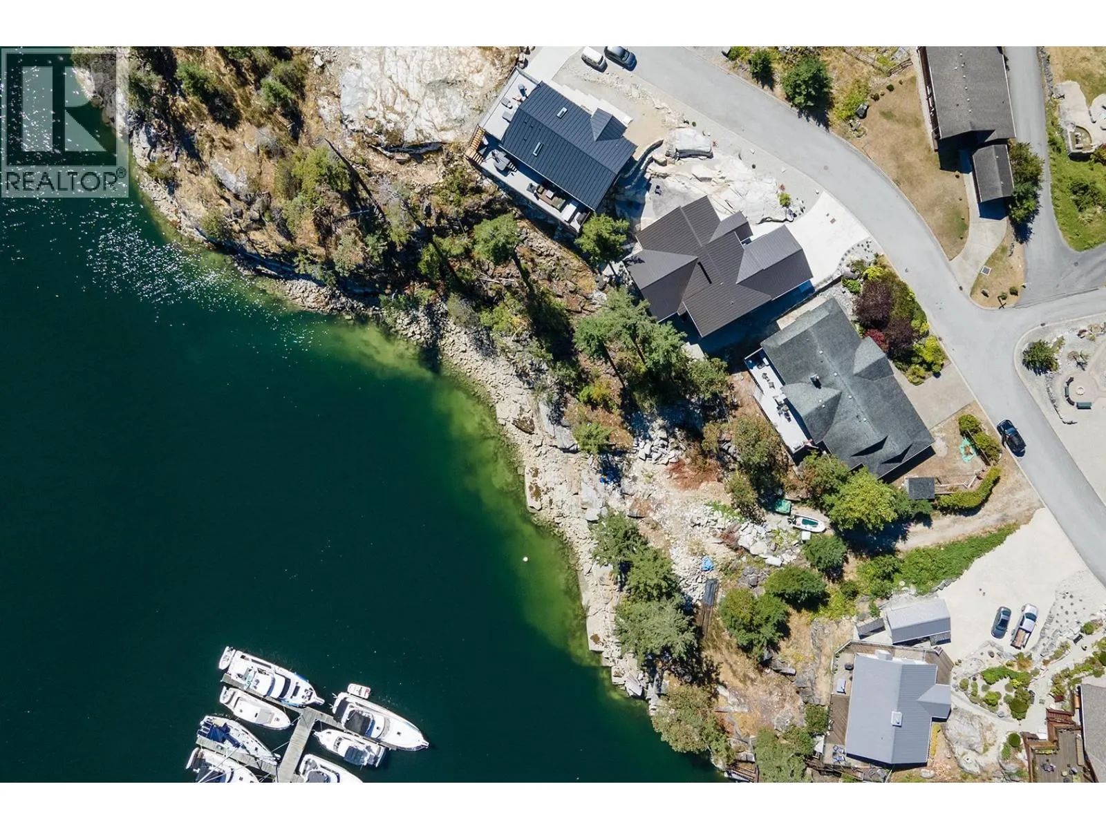 22 4622 SINCLAIR BAY ROAD
