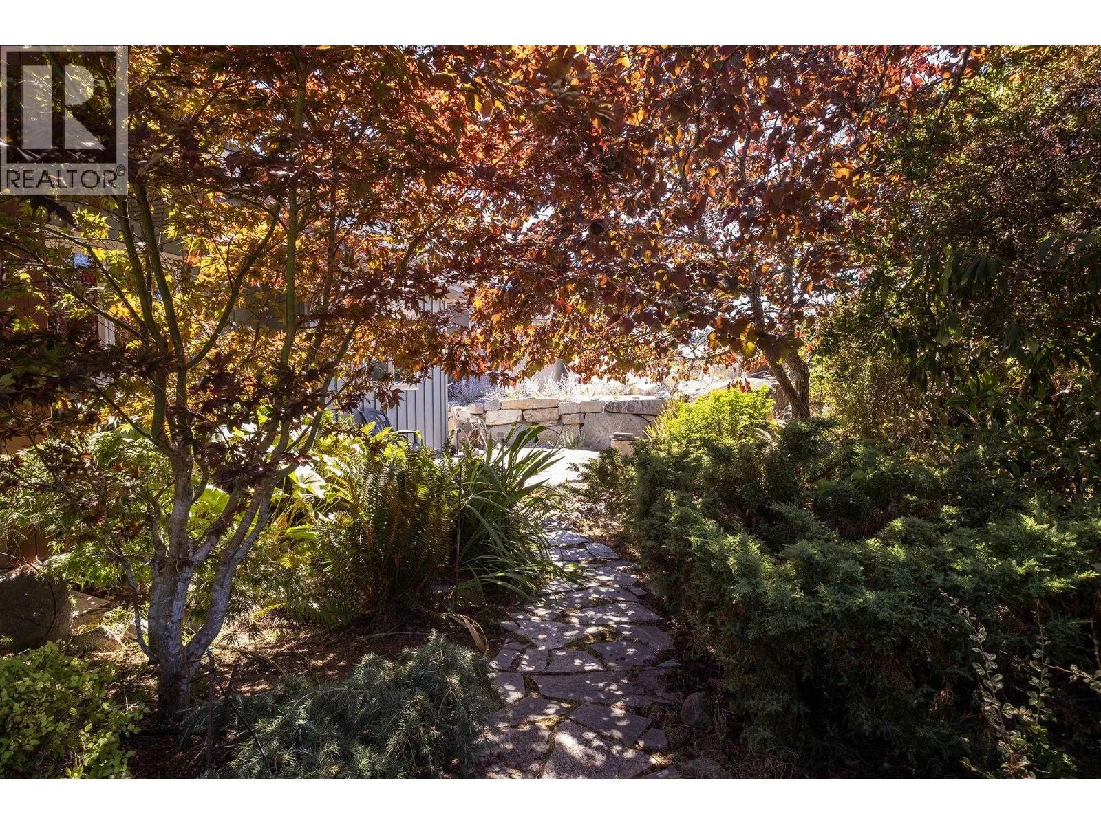 22 4622 SINCLAIR BAY ROAD