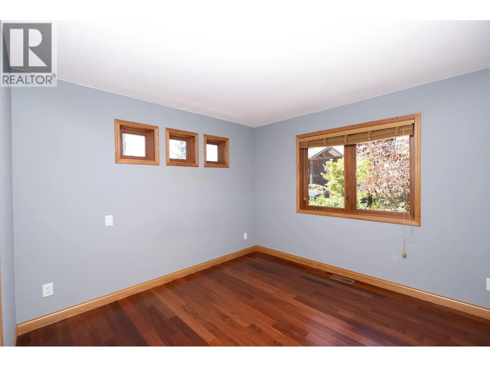 22 4622 SINCLAIR BAY ROAD
