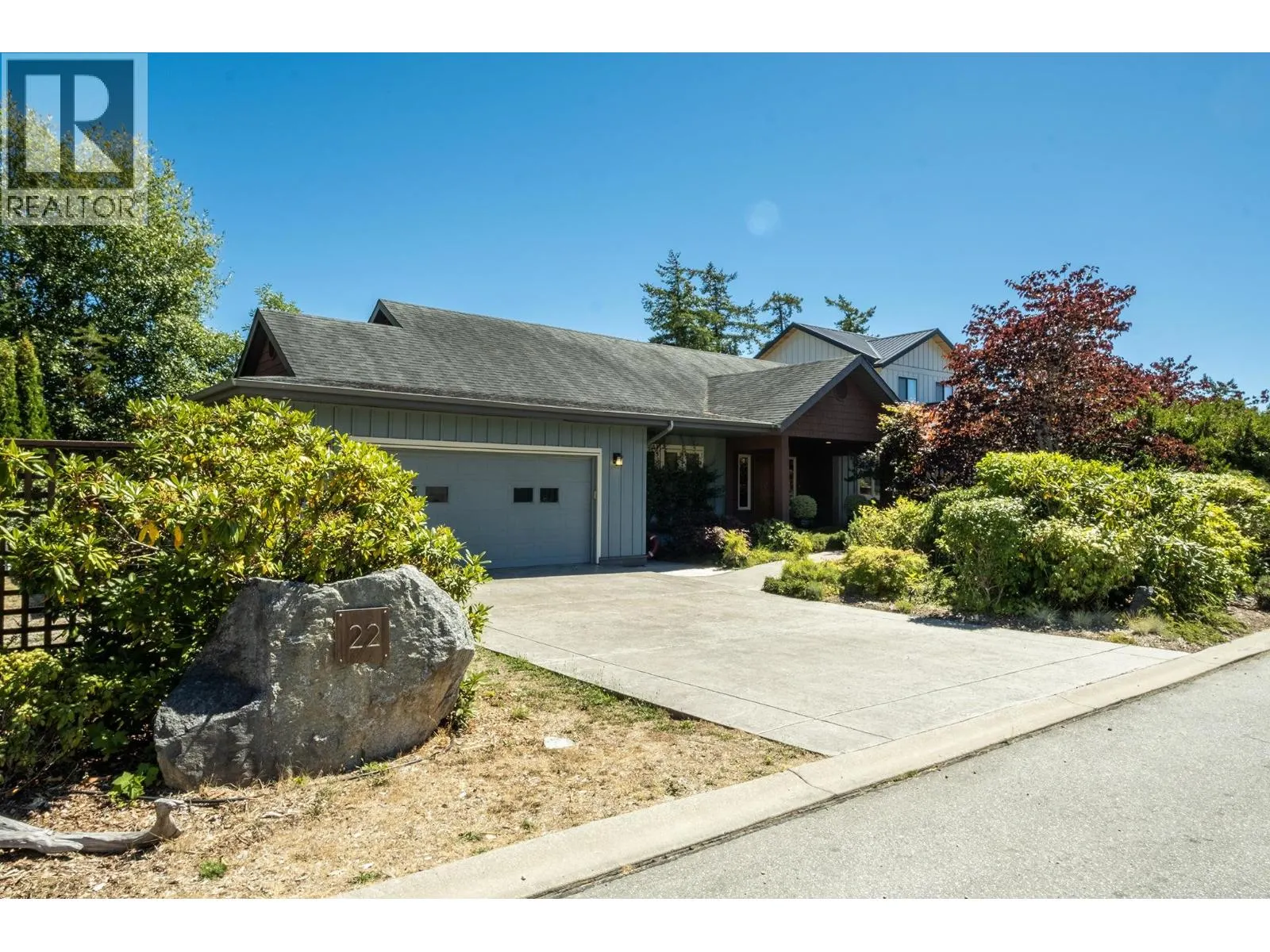 22 4622 SINCLAIR BAY ROAD