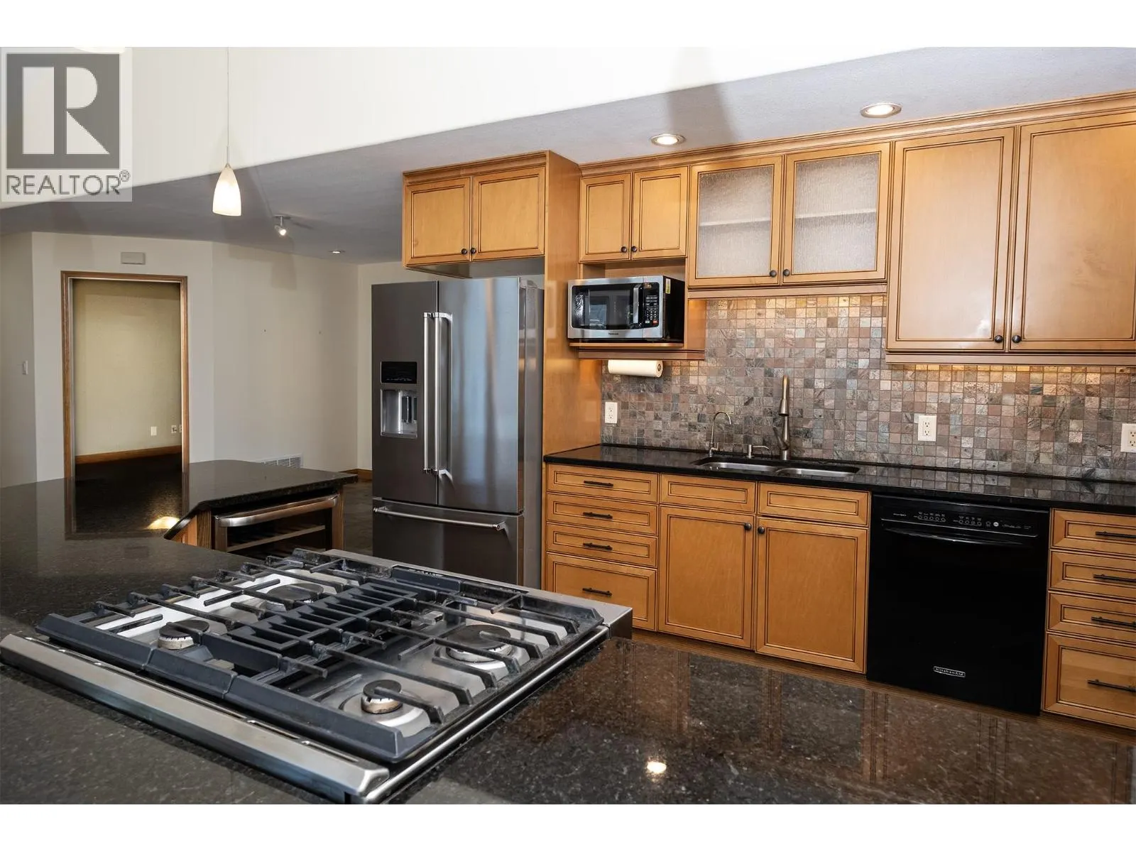 22 4622 SINCLAIR BAY ROAD