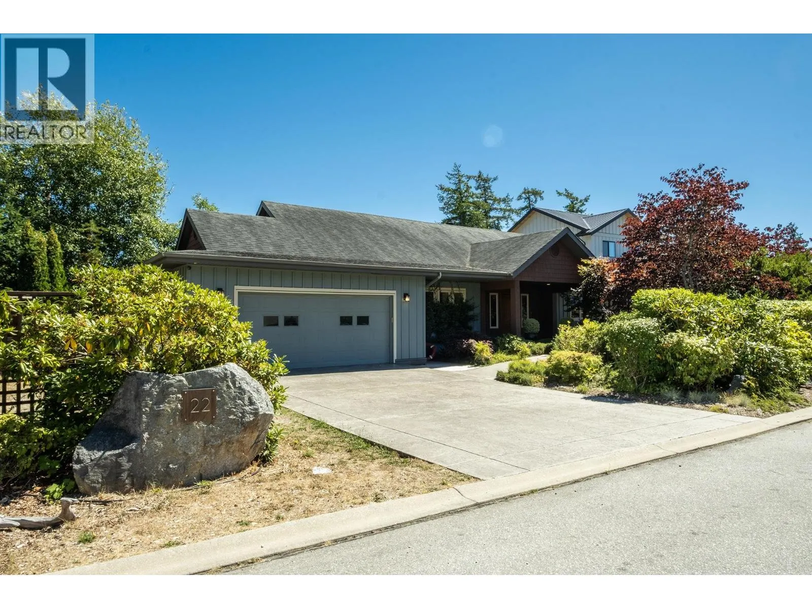 22 4622 SINCLAIR BAY ROAD