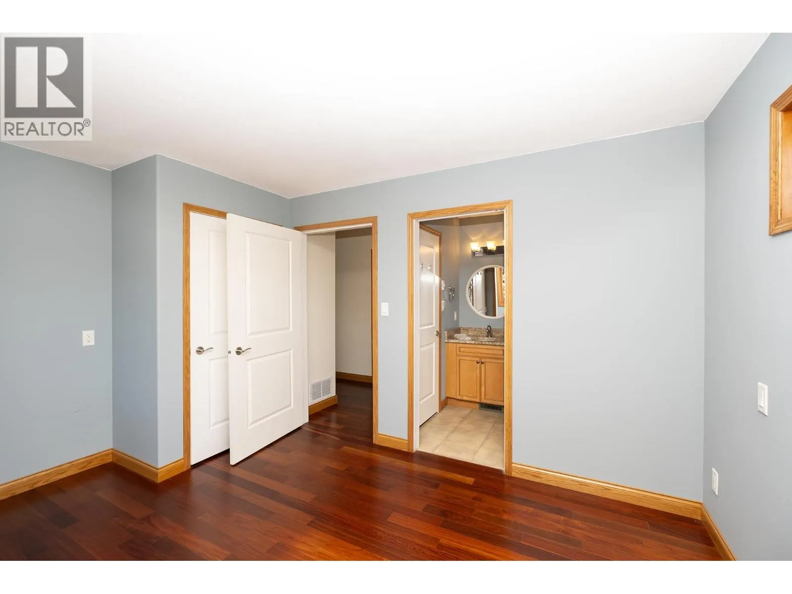 22 4622 SINCLAIR BAY ROAD