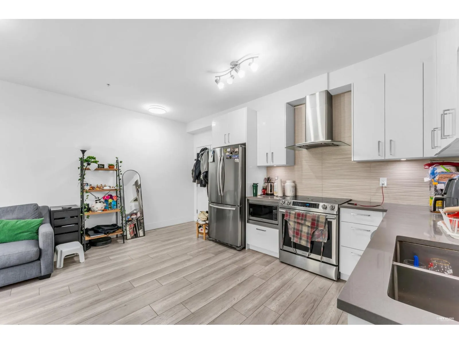 B107 9689 140 STREET