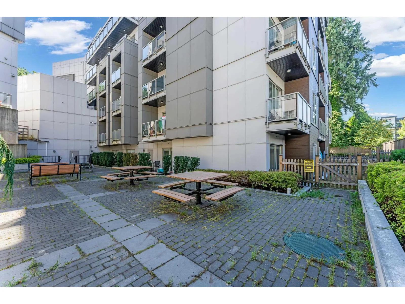 B107 9689 140 STREET