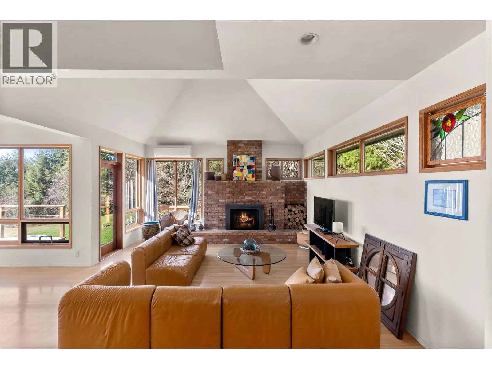 1911 GRANDVIEW ROAD
