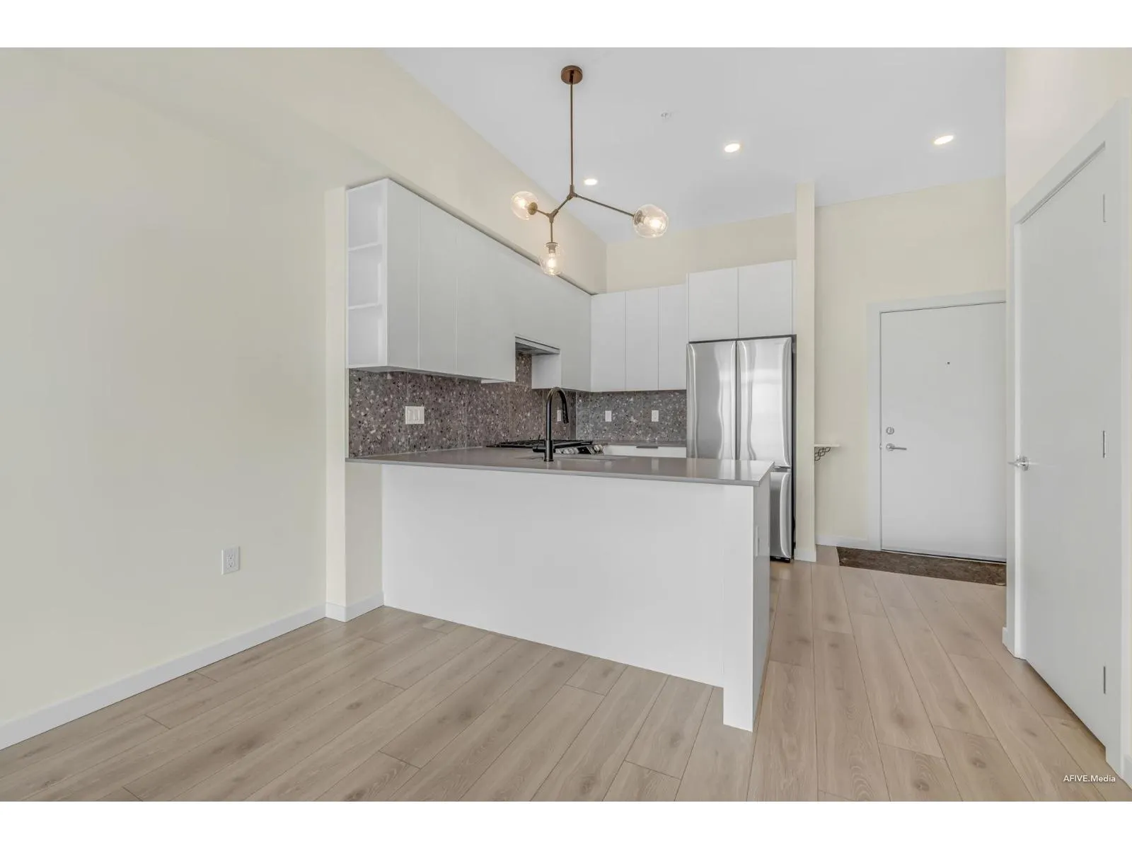 606 7920 206 STREET