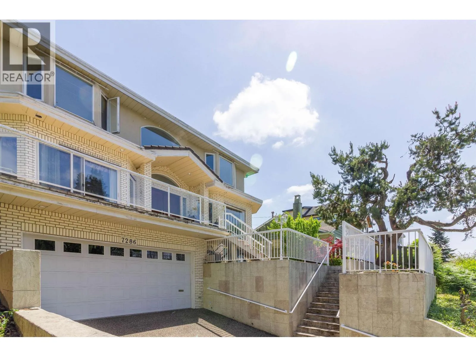 7286 BARNET ROAD